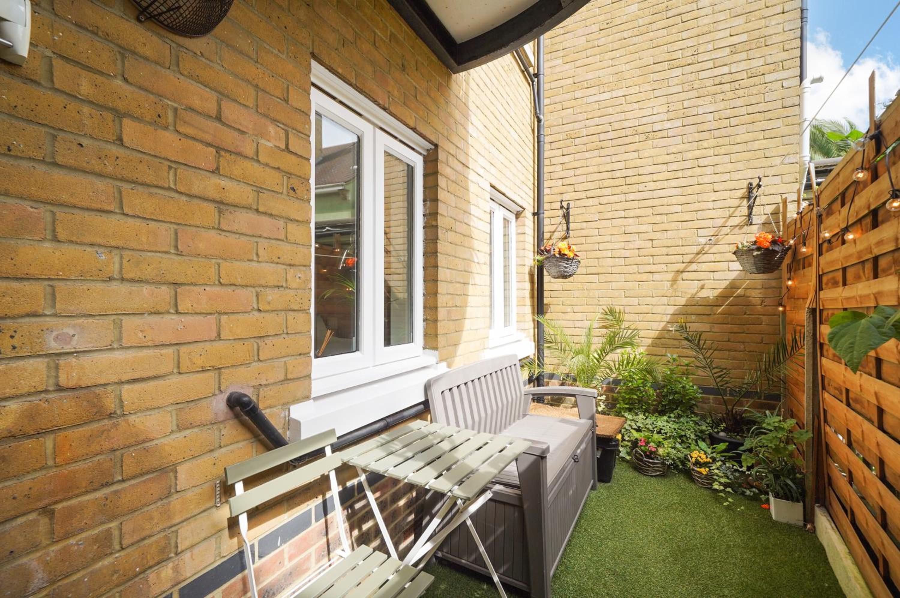 A beautiful stylish 2 Bedroom Apartment -City of London
