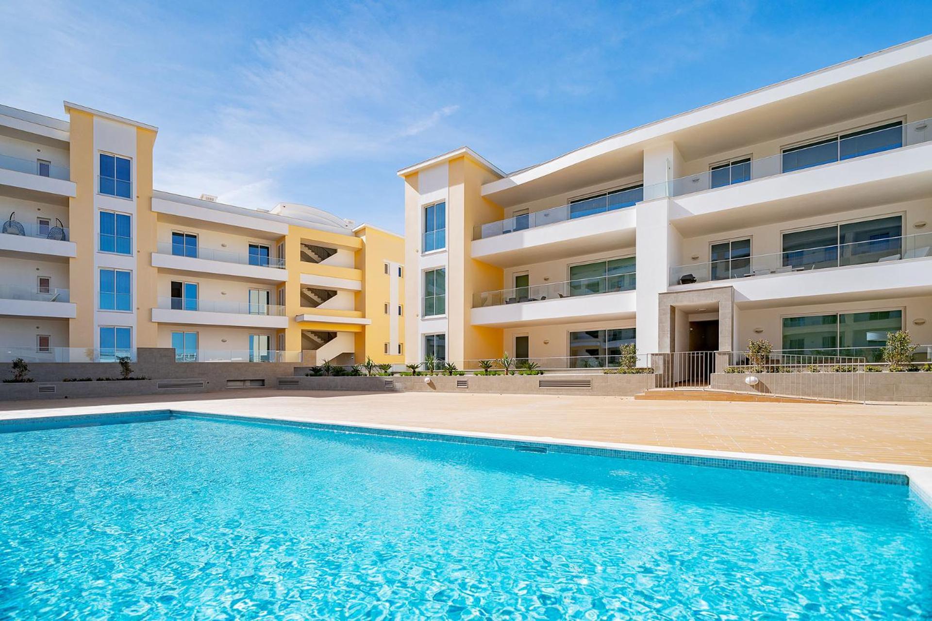 Lagos Marina View 11 With Pool by Homing view 3