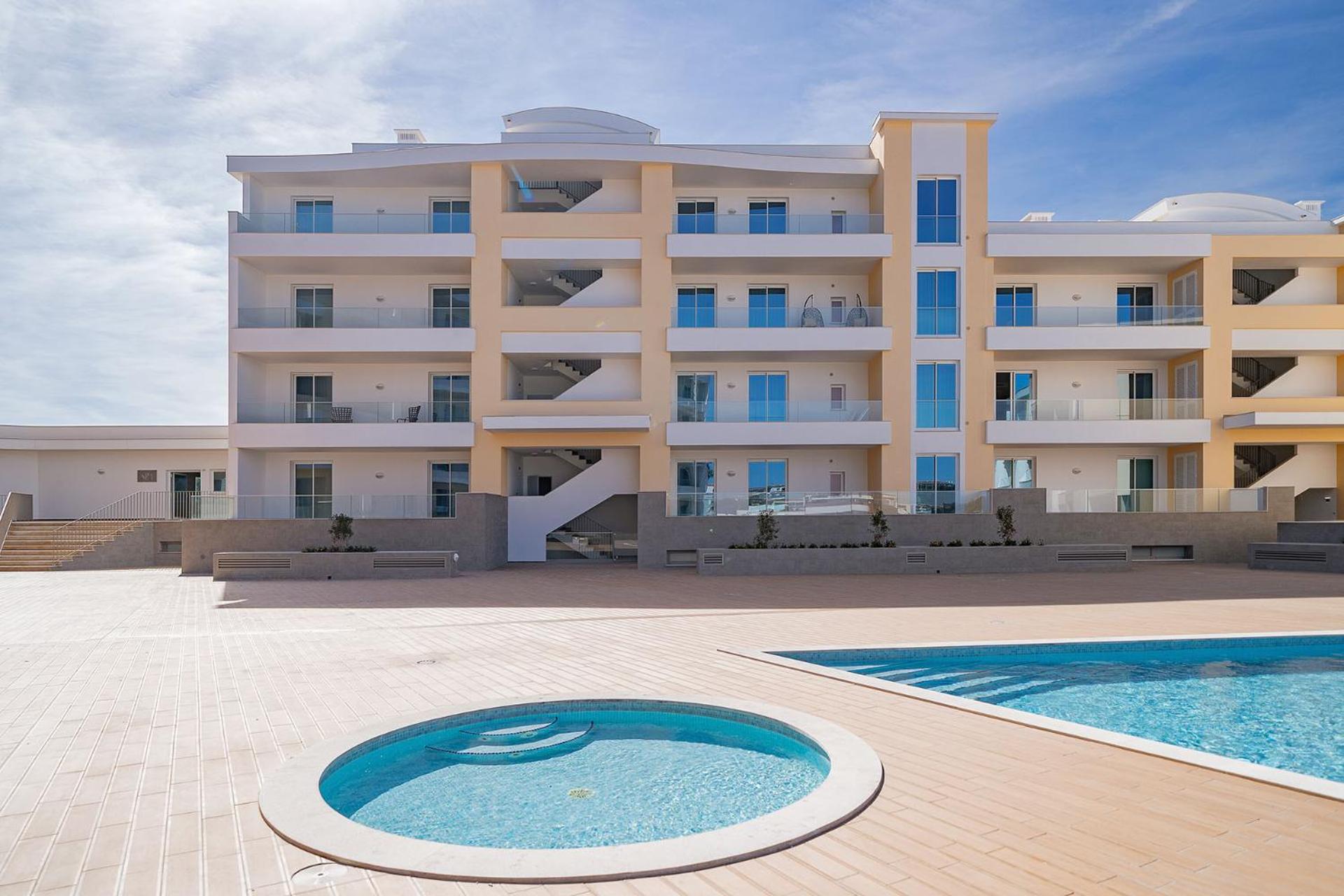 Lagos Marina View 11 With Pool by Homing view 4