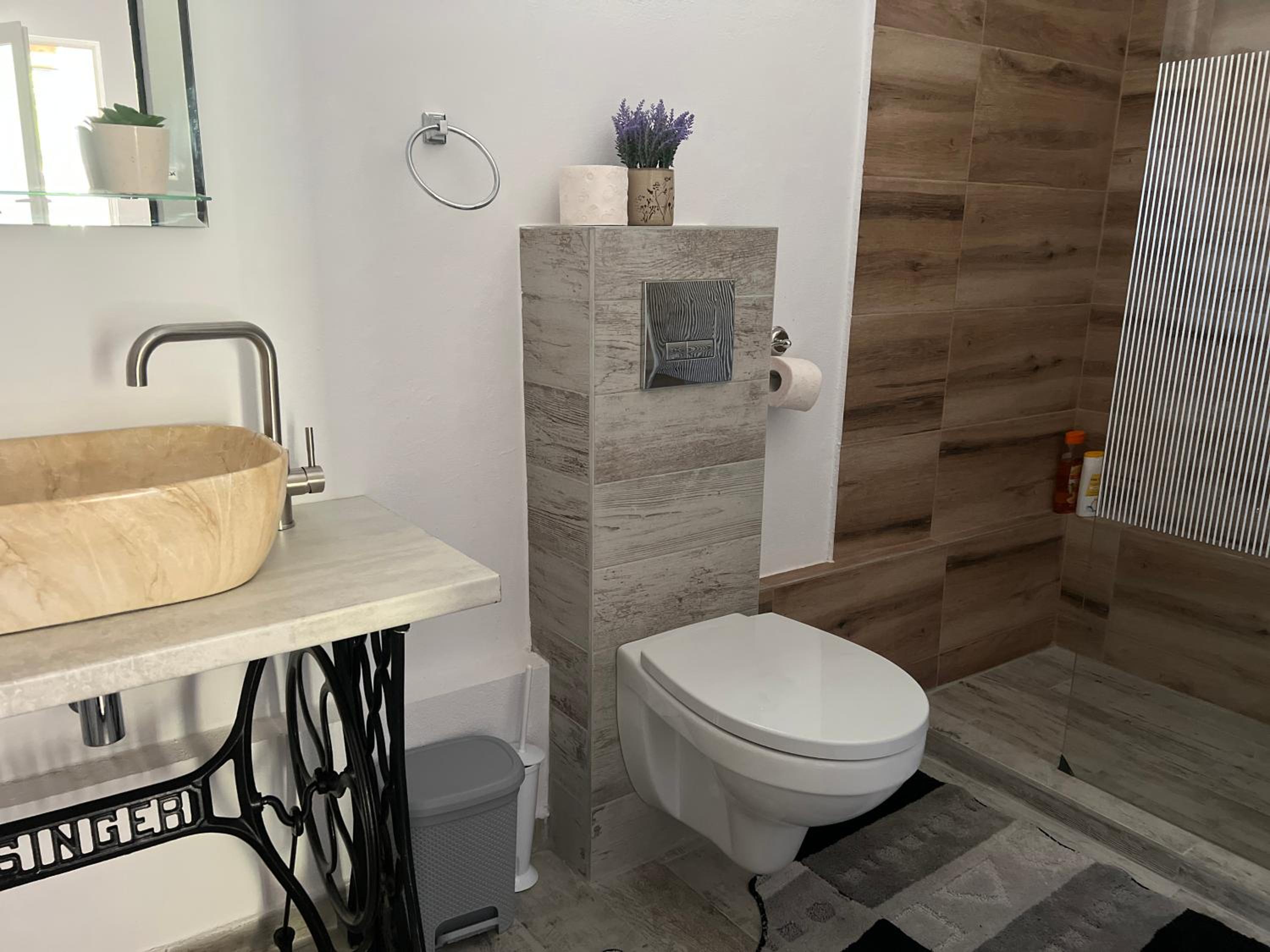 Photo 51