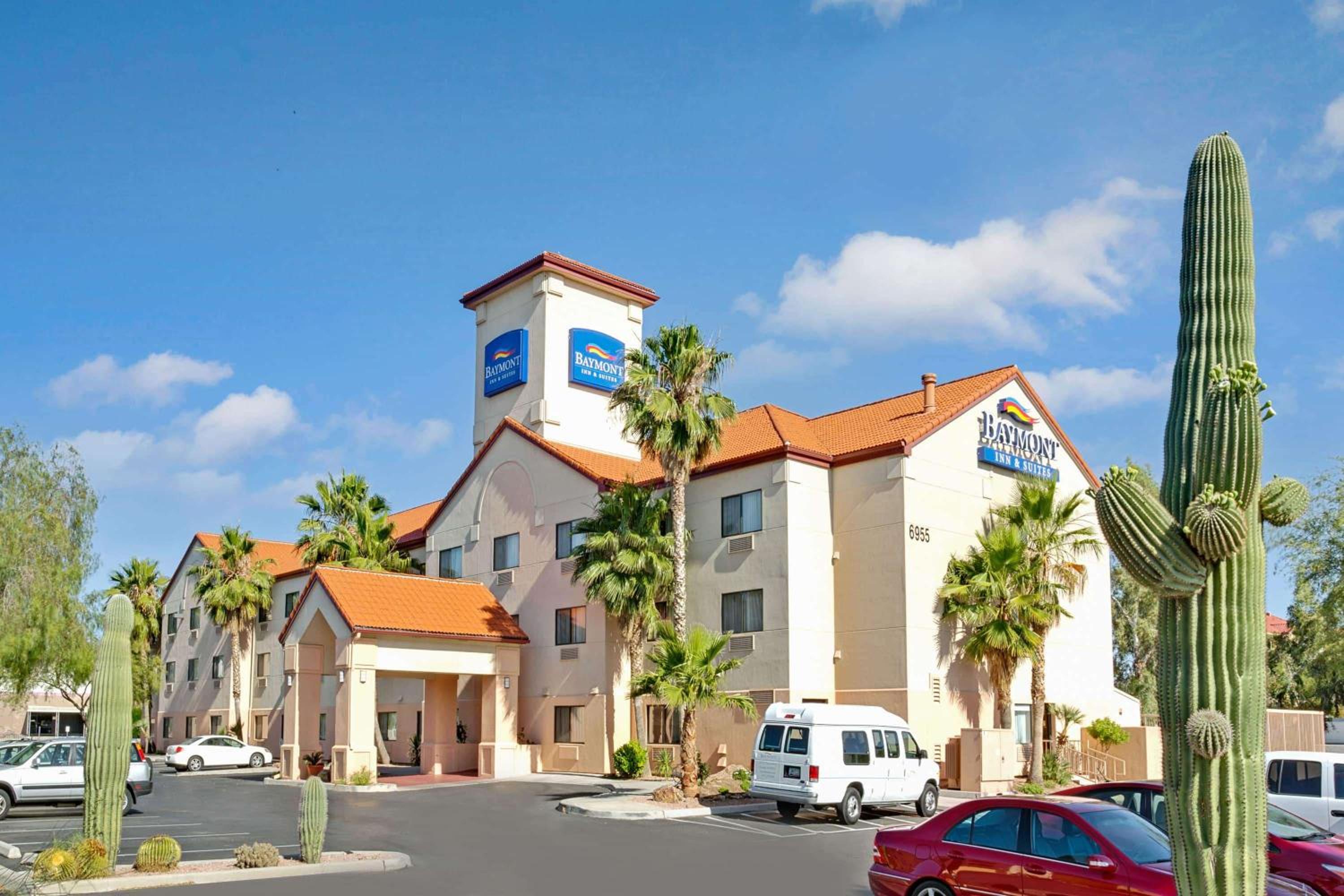 Hotel Baymont by Wyndham Tucson Airport - Image 1