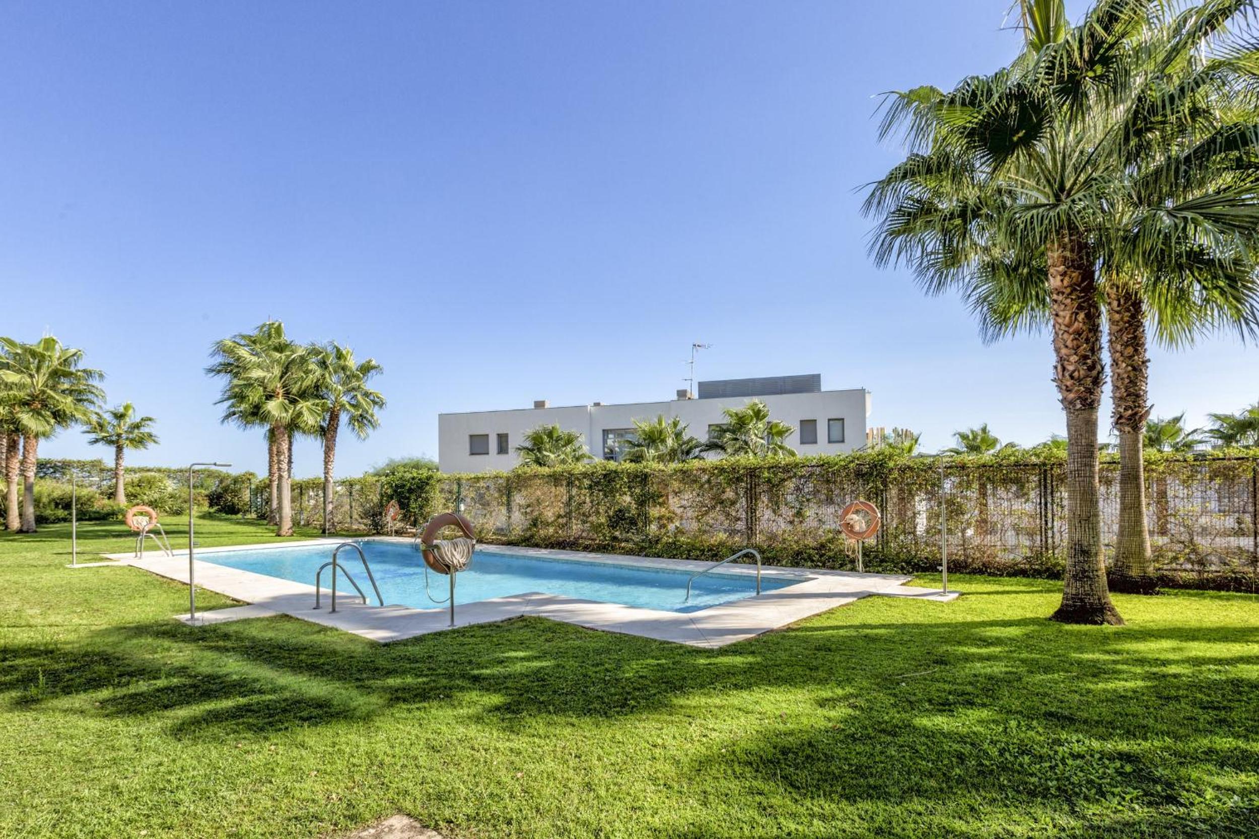 ViVi Homes - Casa Ferli Marbella Pool, Garden, Golf & Sea View