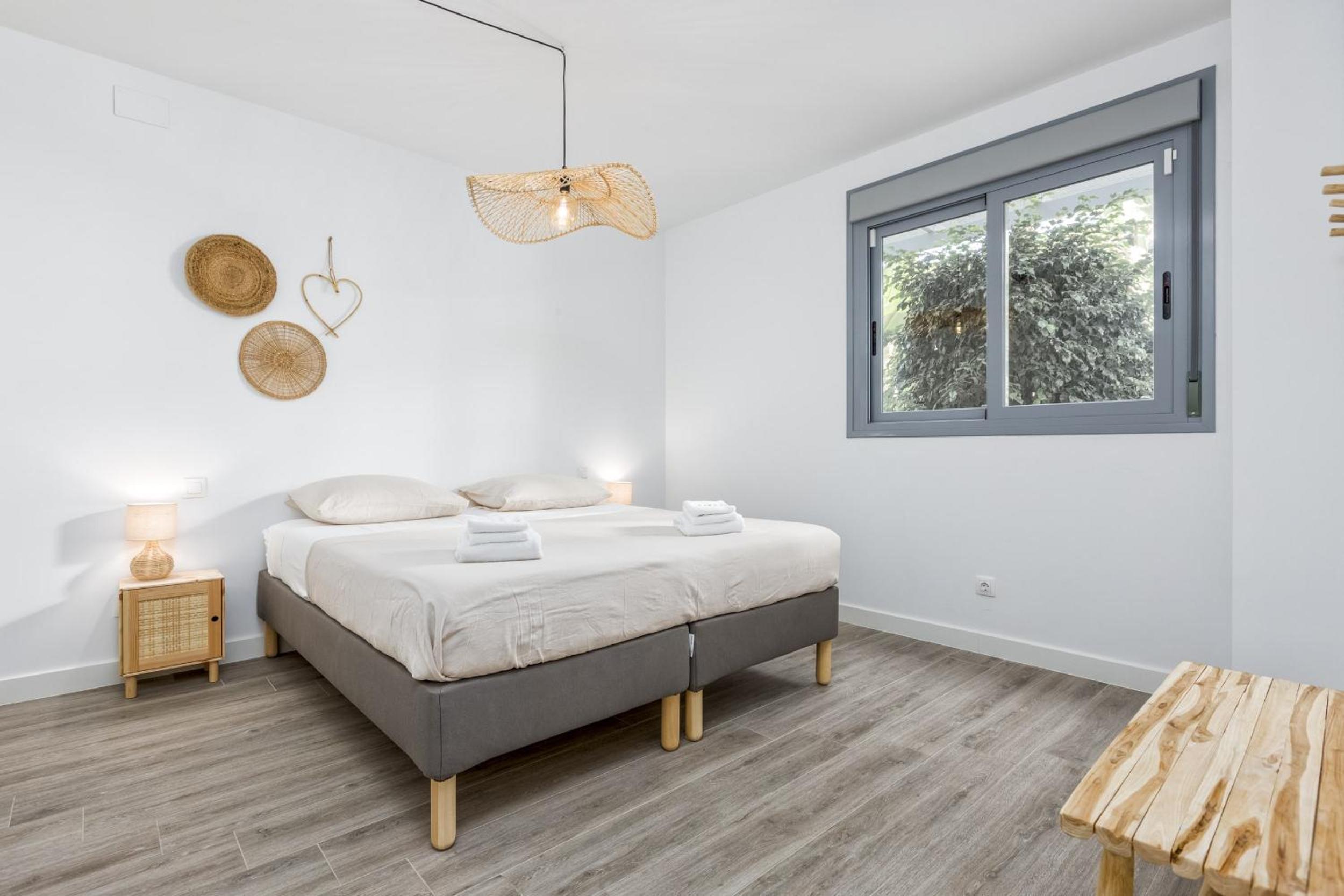 ViVi Homes - Casa Ferli Marbella Pool, Garden, Golf & Sea View
