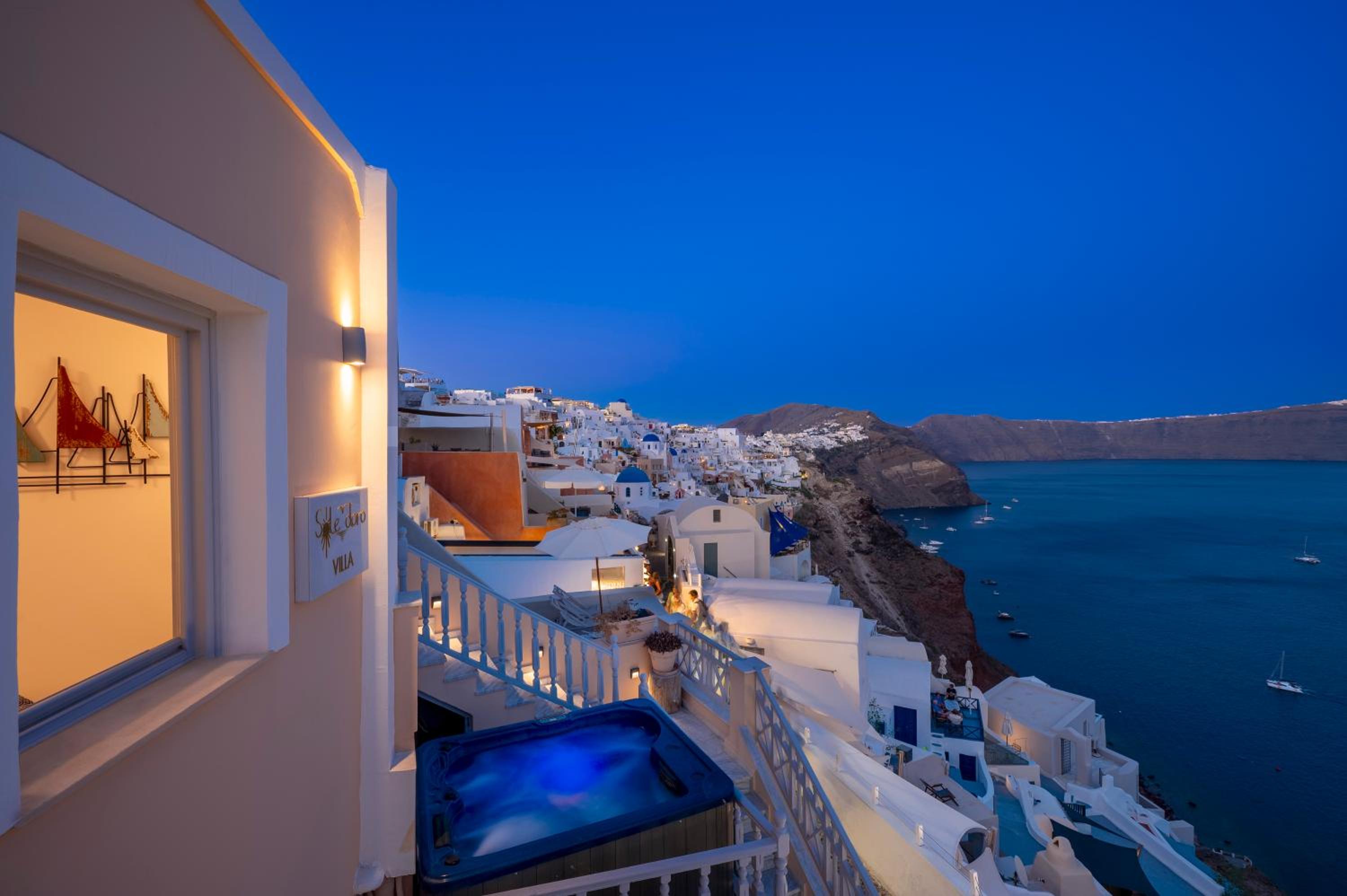 Sole d'oro Sunset & Caldera View Grand Suite