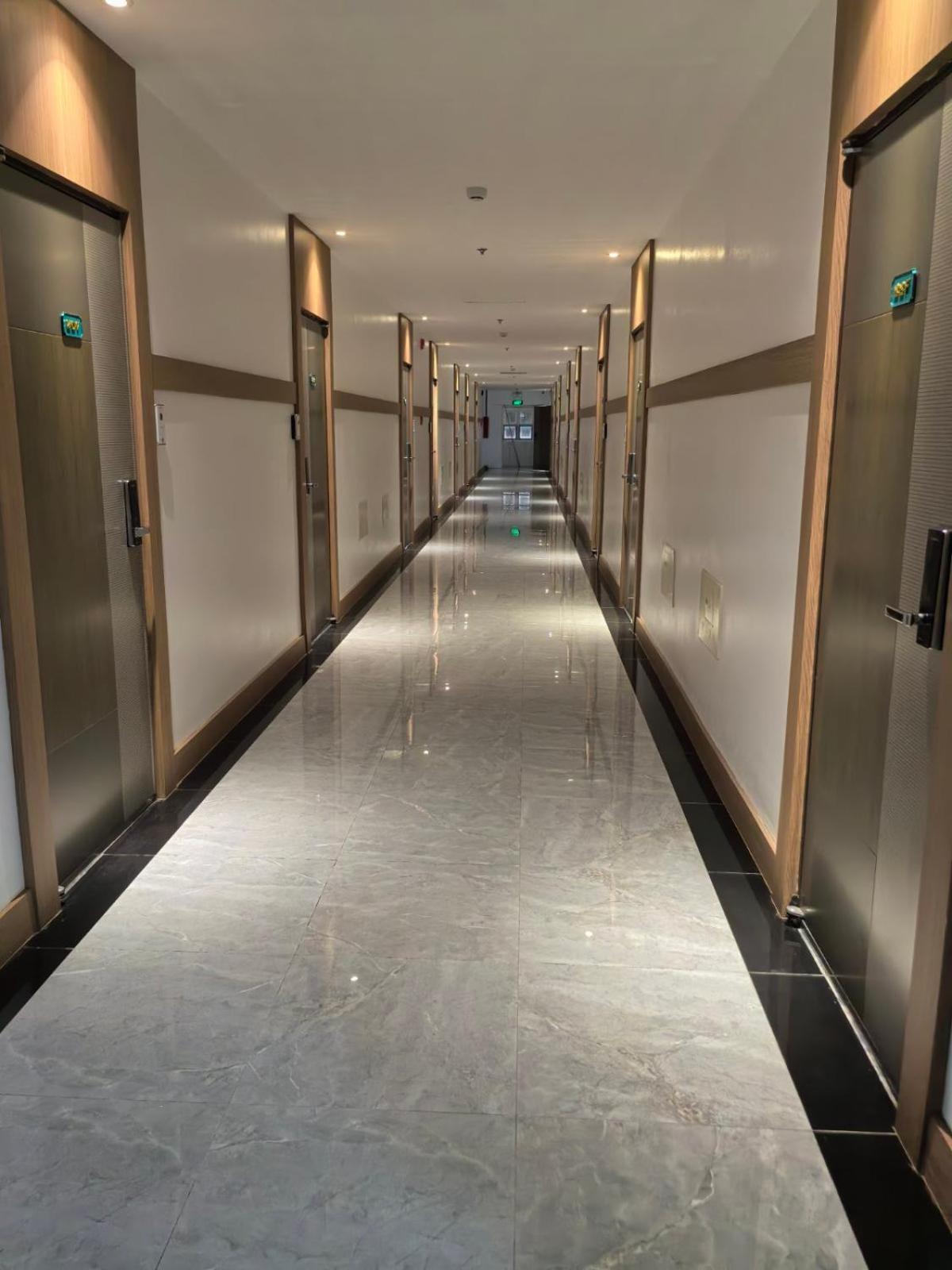 OYUSTAY Clark Terrace condo Staycation with 2 beds near airport HANN CASINO view 5
