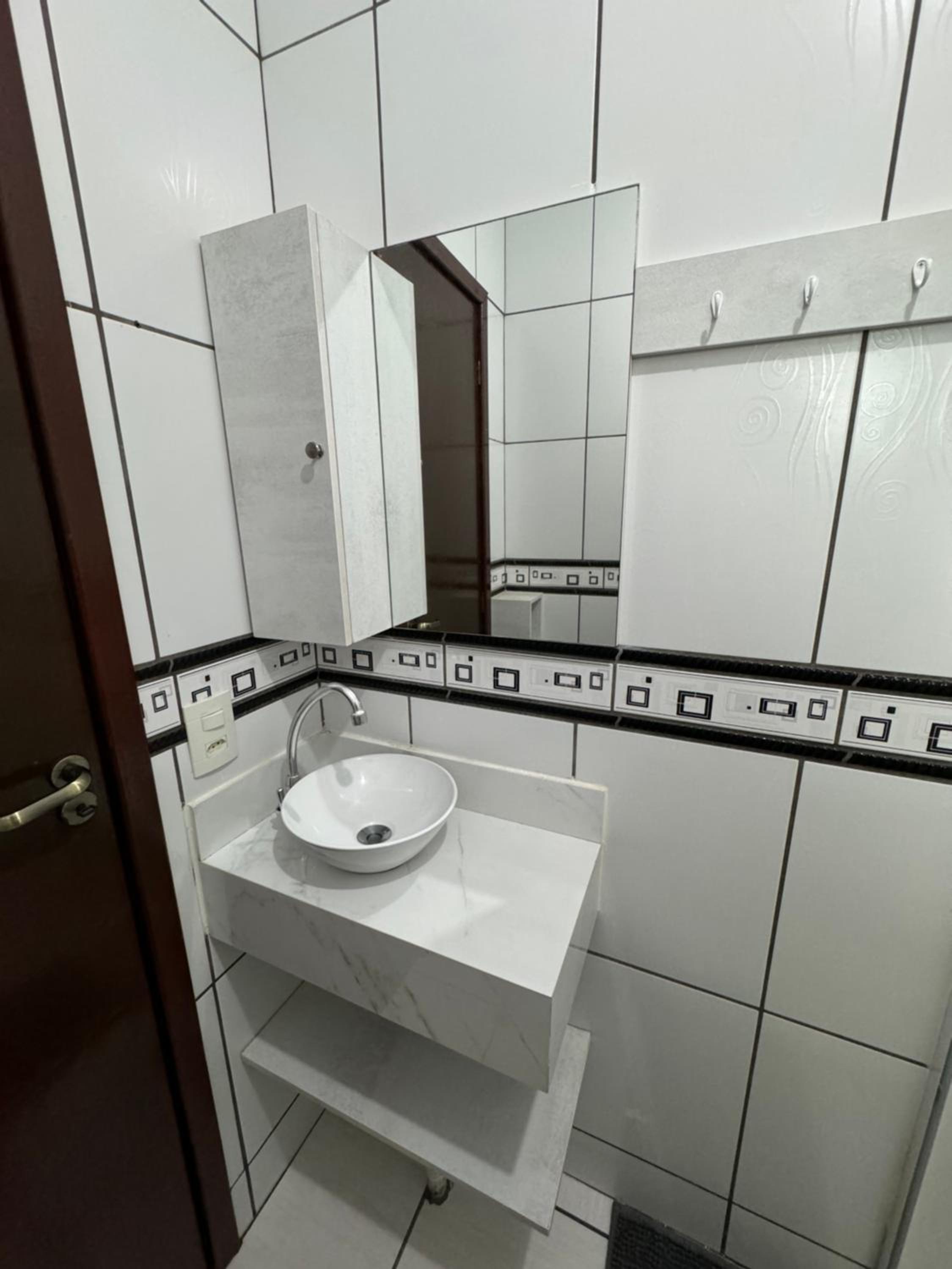 Residencial Golfinho - Palmas, Apto 03