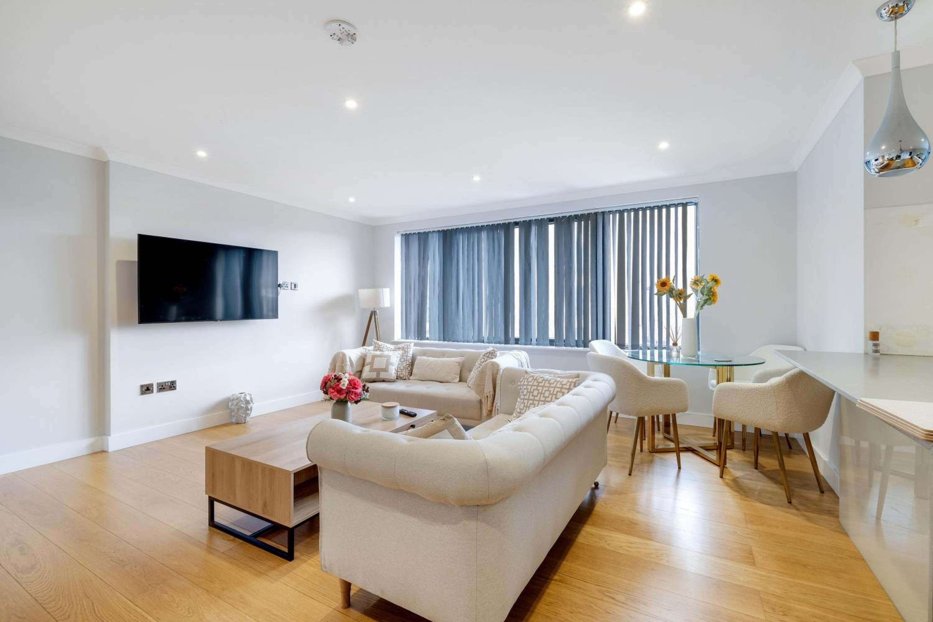The Concord Modern 2 Bedroom Apartment