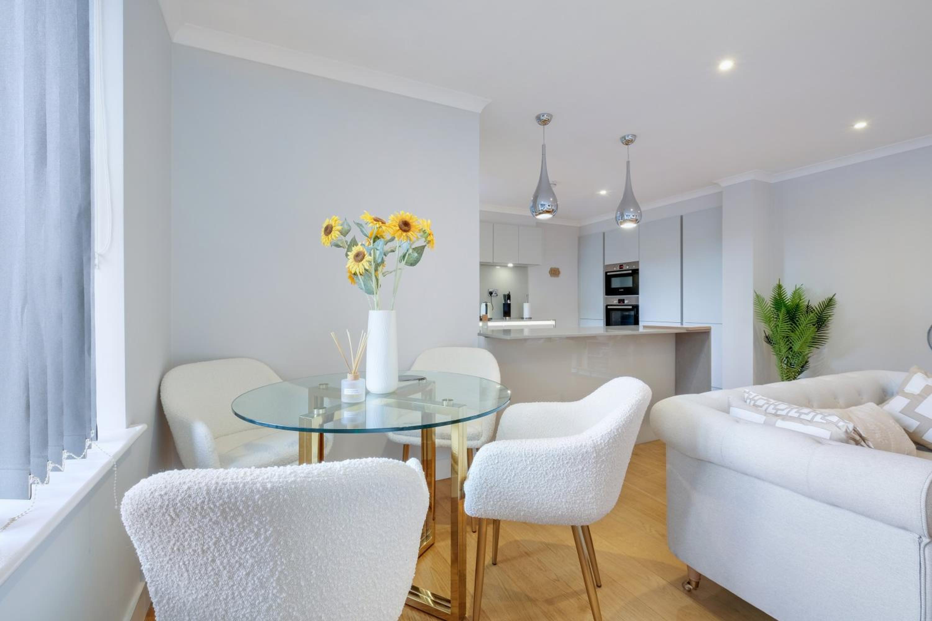 The Concord Modern 2 Bedroom Apartment