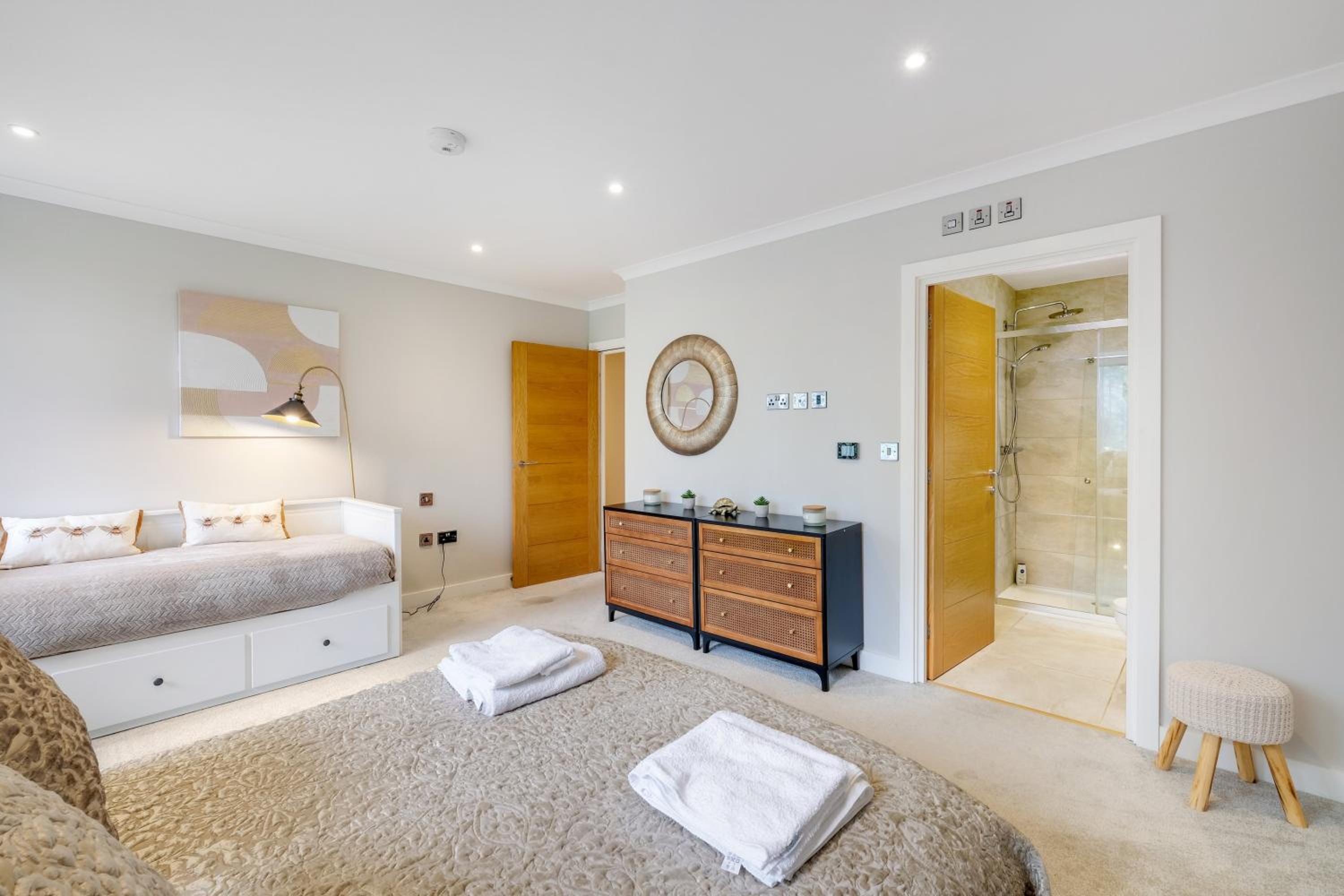 The Concord Modern 2 Bedroom Apartment