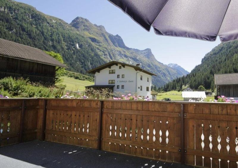Haus Alpenrose Pitztal-Sommercard-Partner view 3