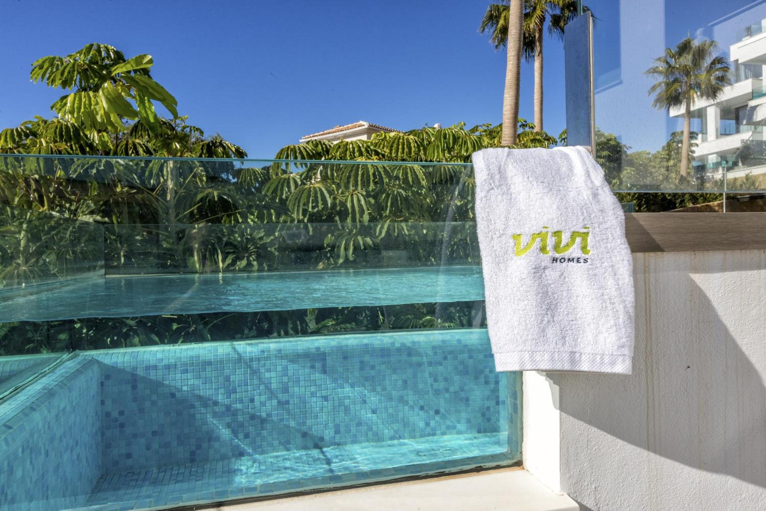 ViVi Homes - Las Palmas Pool, Sauna, Gym & Beach