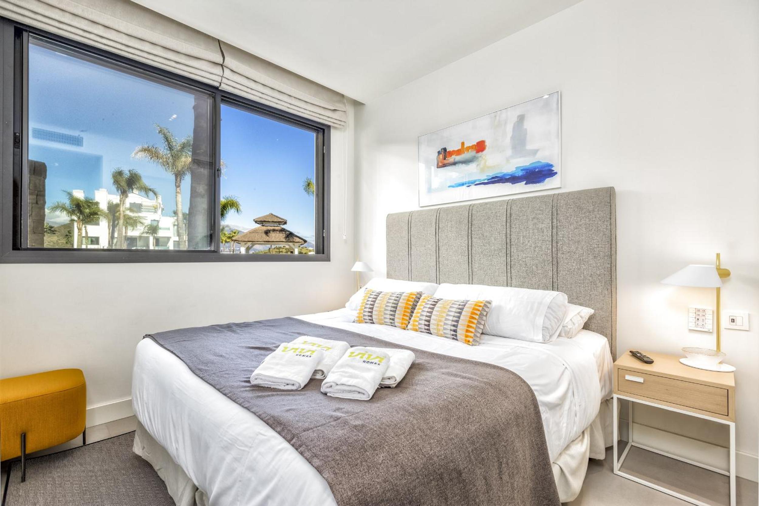 ViVi Homes - Las Palmas Pool, Sauna, Gym & Beach
