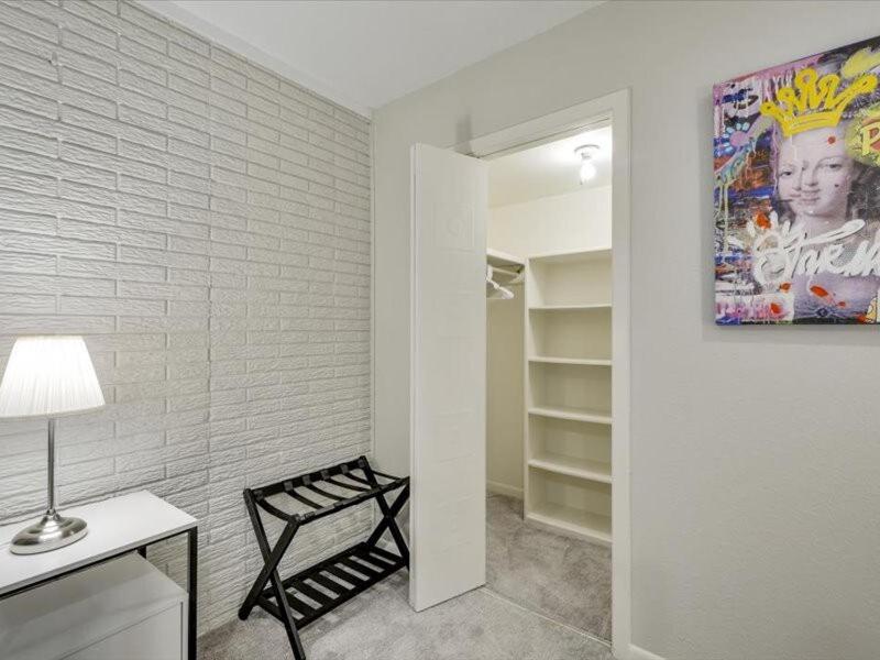 West Irving Palace Miami Style, photo 16