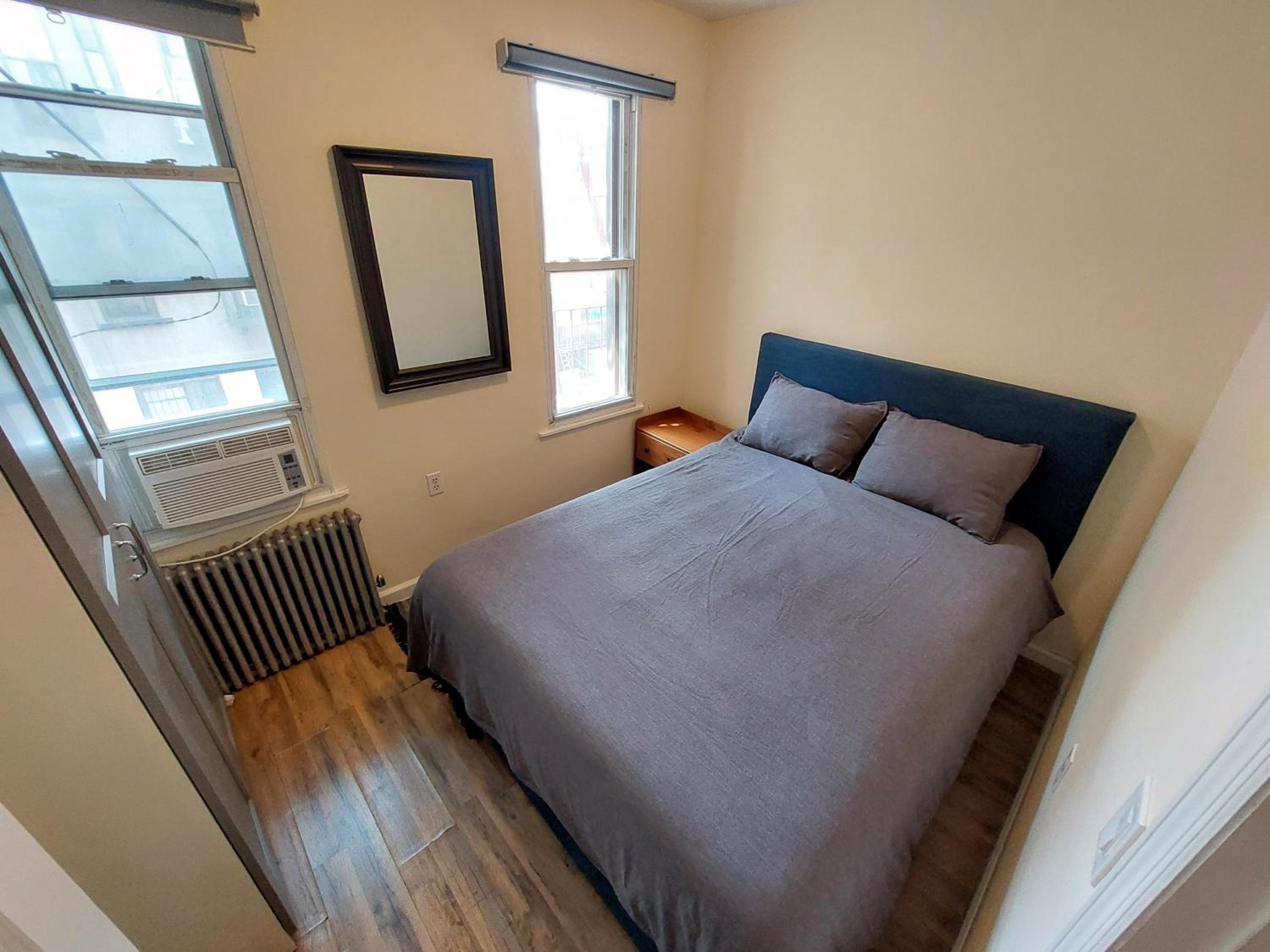 Comfortable Apartment with Workstation