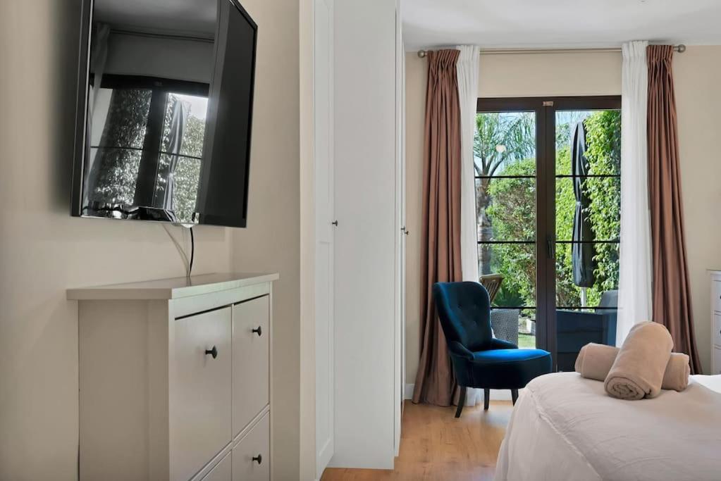 NEW! Arqueros Deluxe Apartment