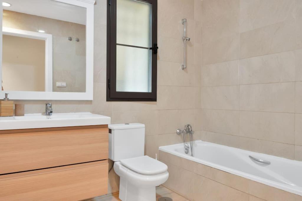 NEW! Arqueros Deluxe Apartment