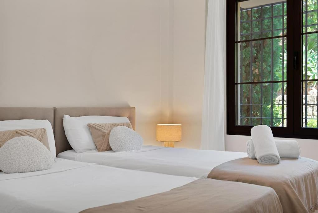 NEW! Arqueros Deluxe Apartment