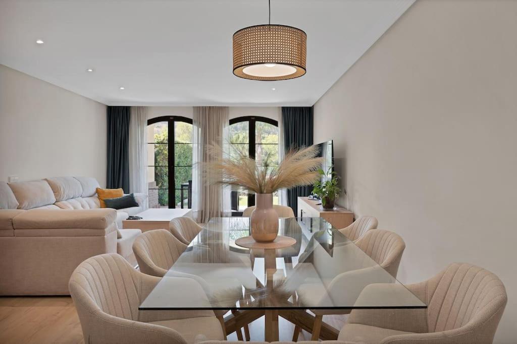 NEW! Arqueros Deluxe Apartment