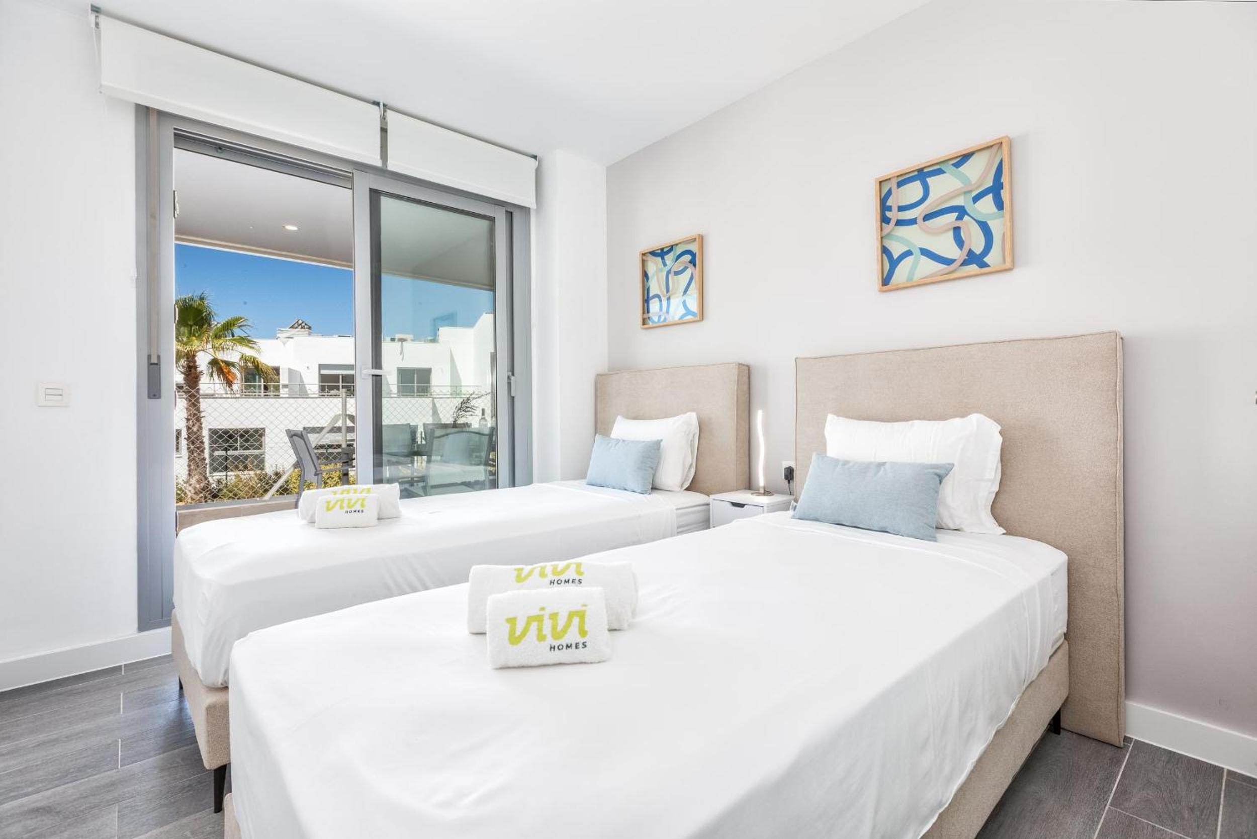 ViVi Homes - Luxor Gym, Pool, Terrace & Beach