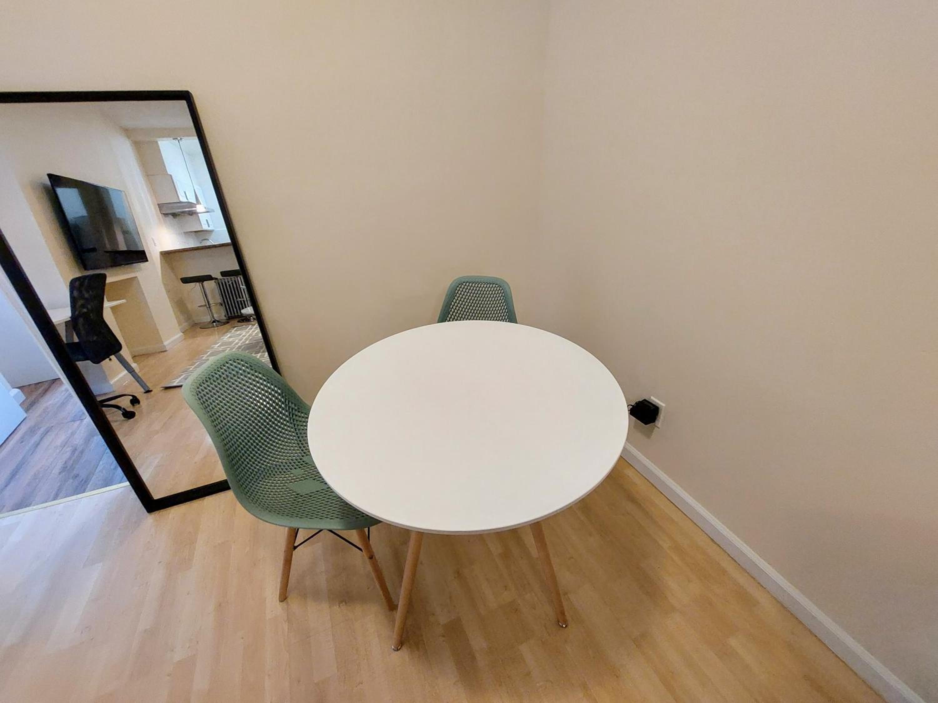 Comfortable Apartment with Workstation