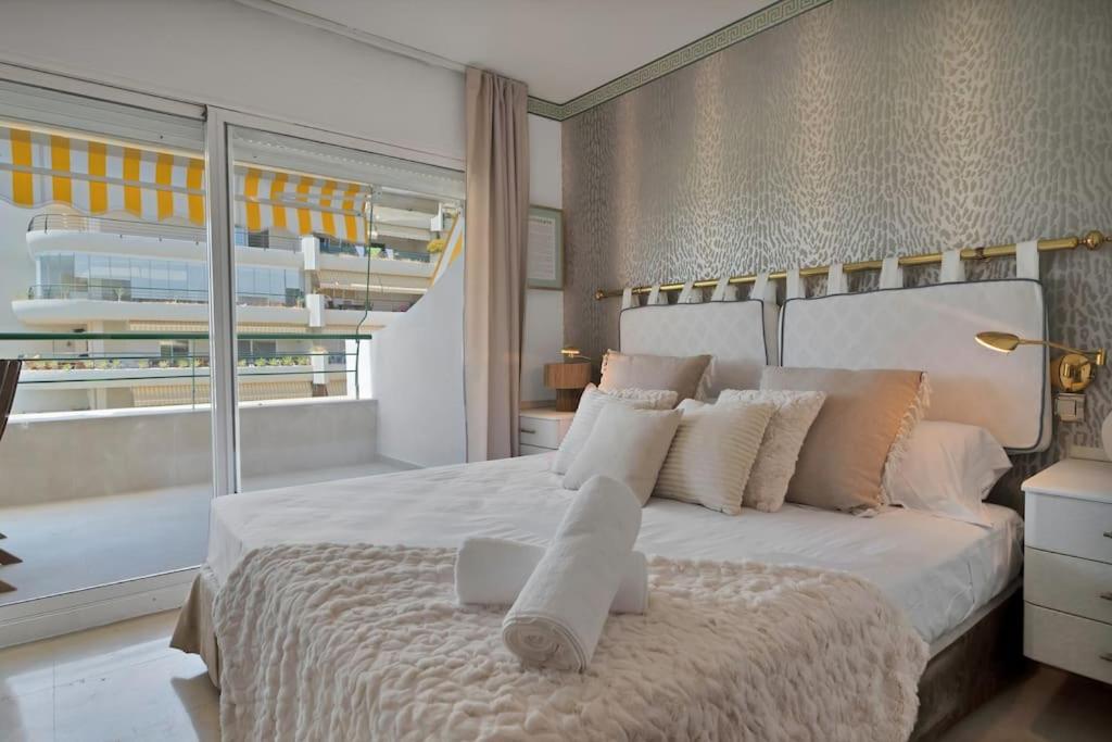 NEW! Xallas Golfside Apartment