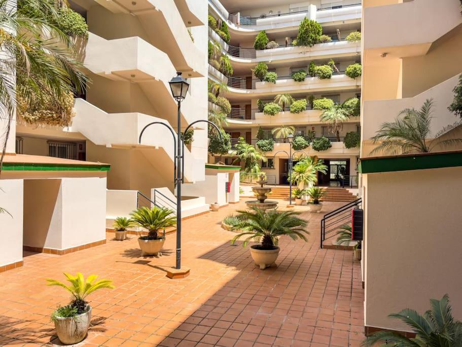 NEW! Xallas Golfside Apartment
