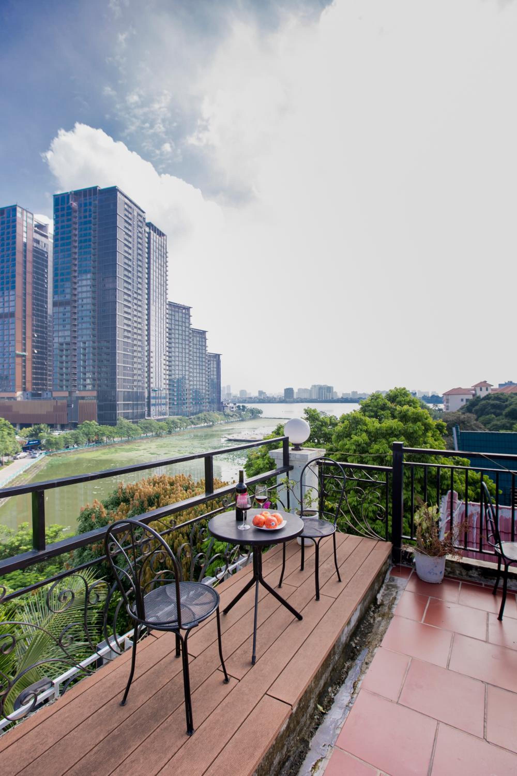 Sora West Lake 1 bedroom