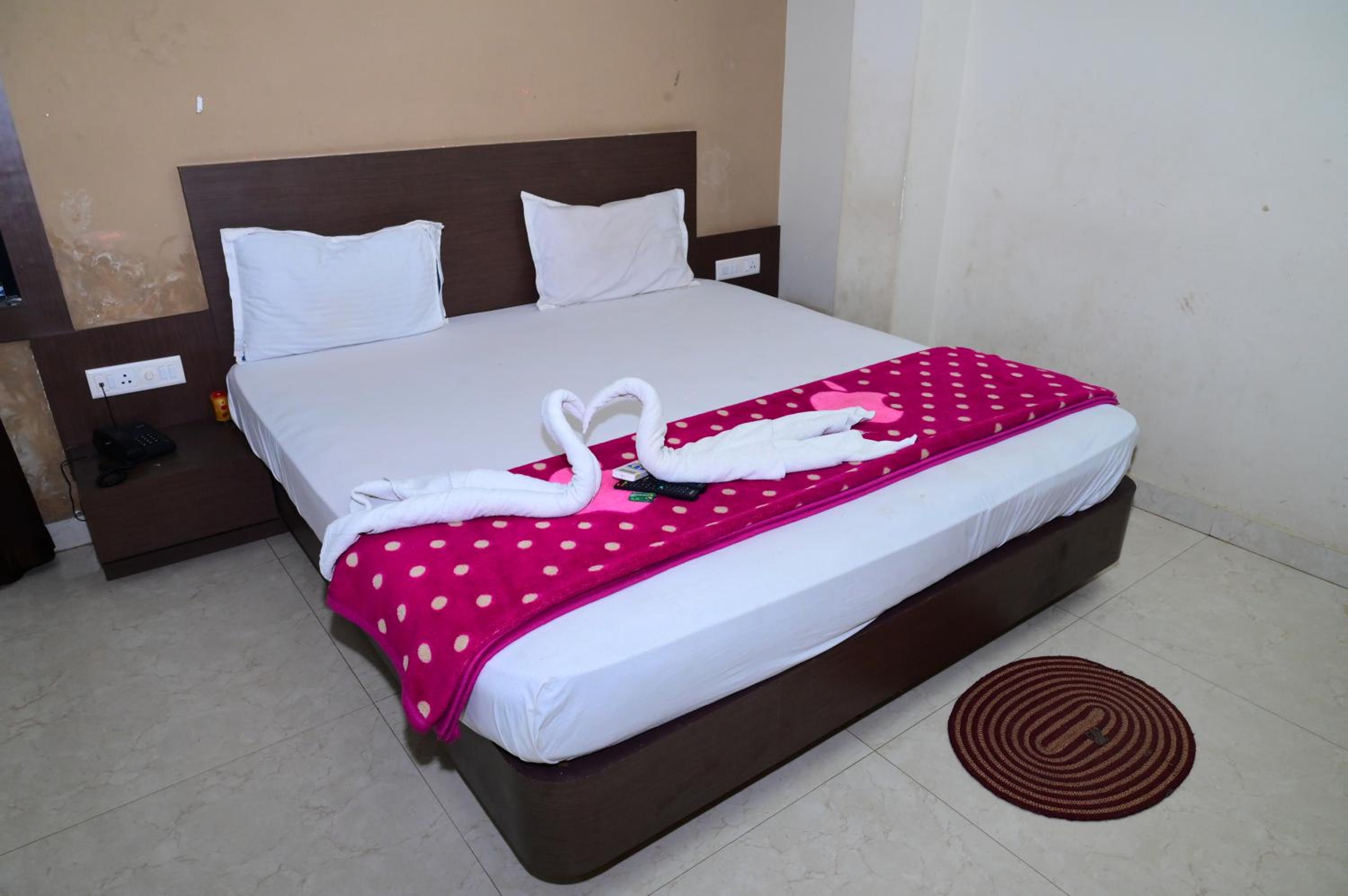 Mor Hotel Uk Palace- Lift-Facilities-Near PURI Sea Beach Best Selling & Best Choice of Travellers