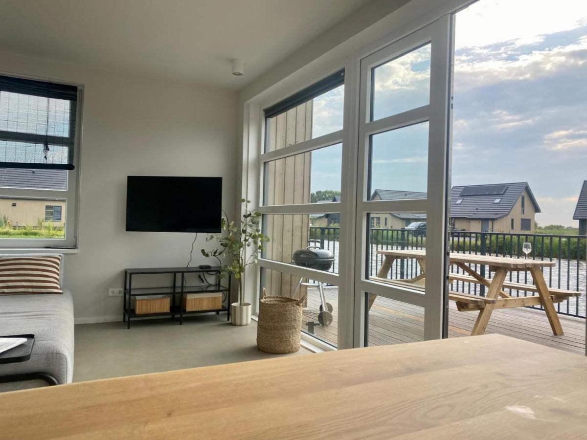 Spacious Waterfront Family Gem
