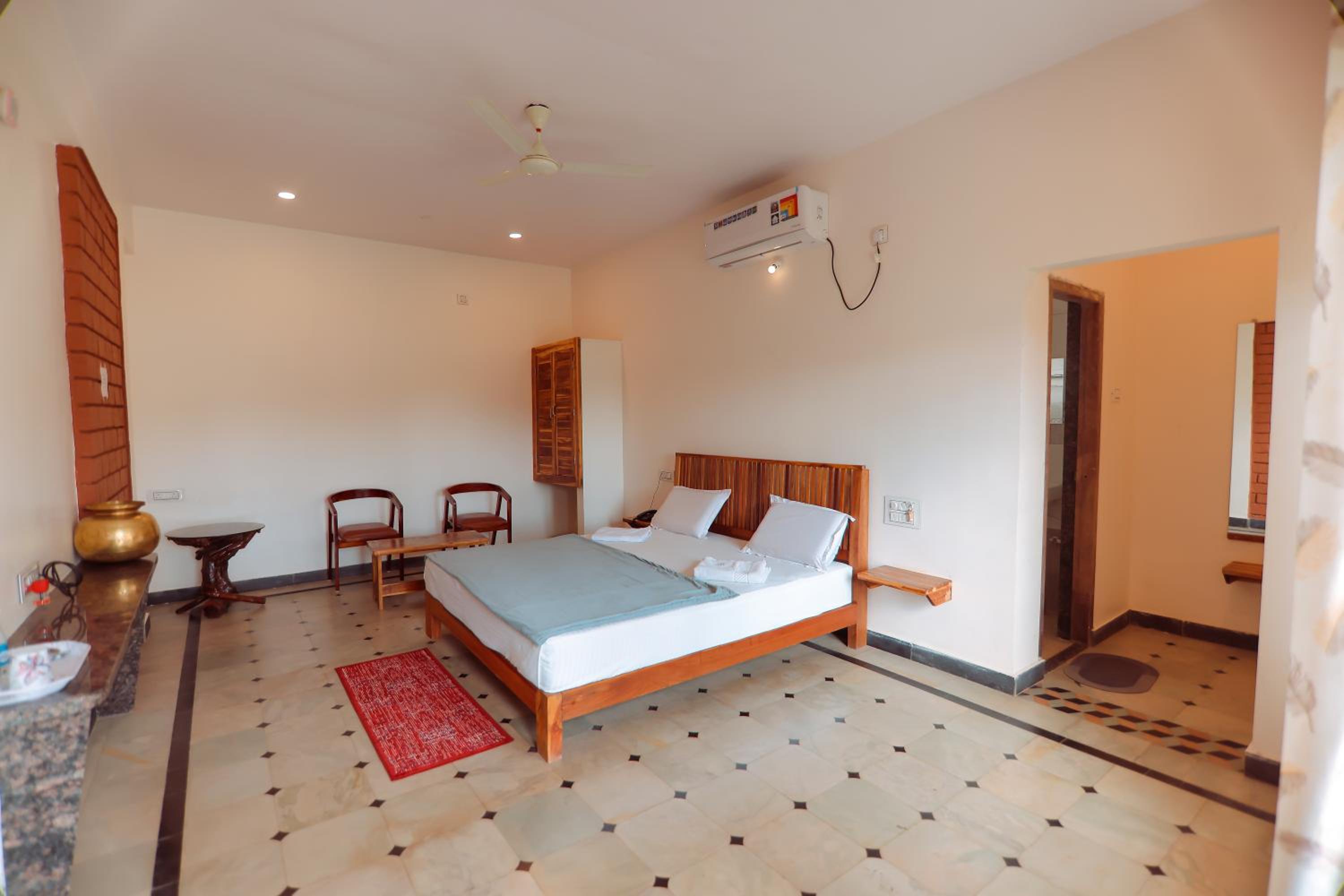 HAMPI DELMONT RESORT