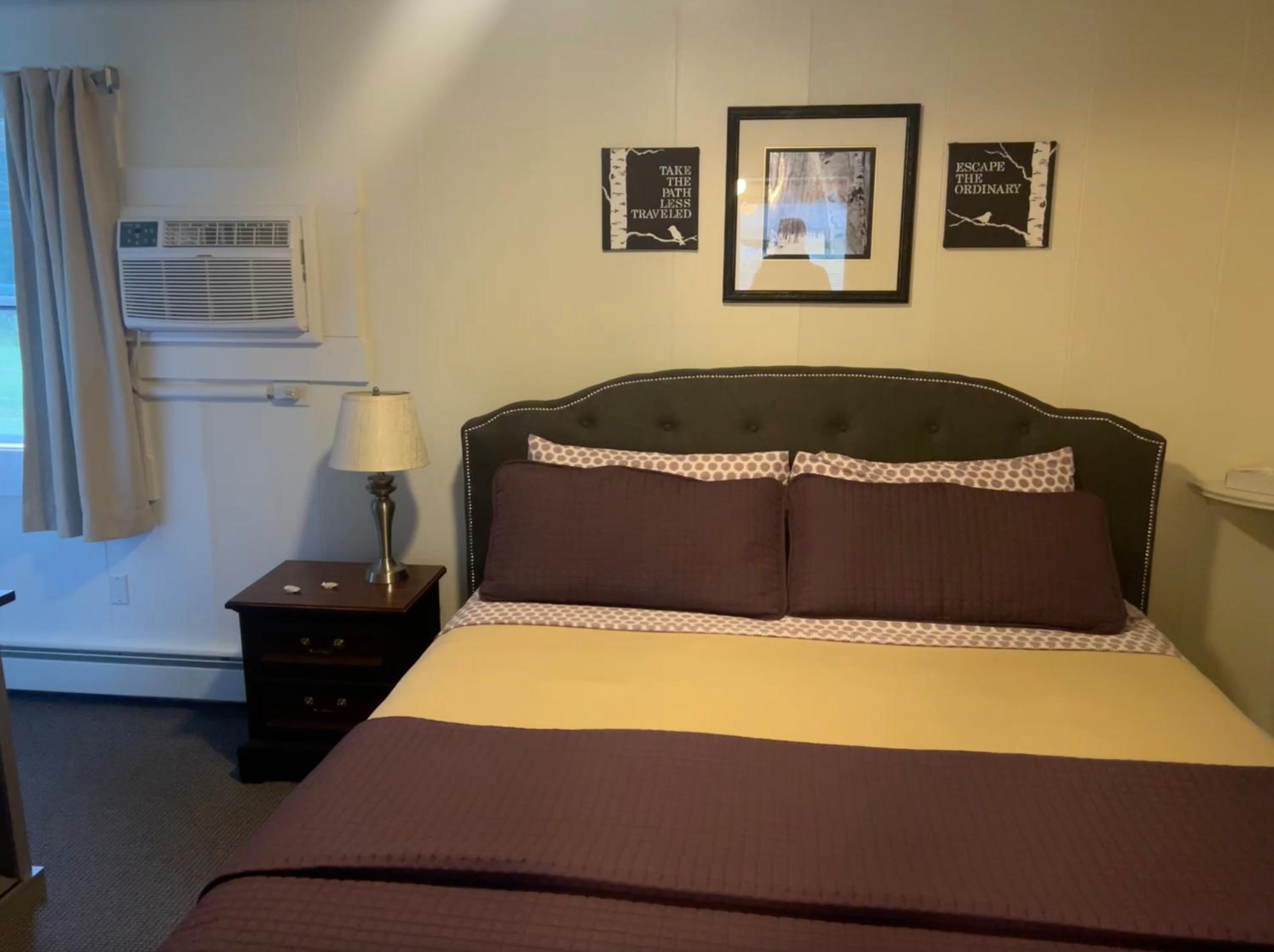 Profile Deluxe Motel