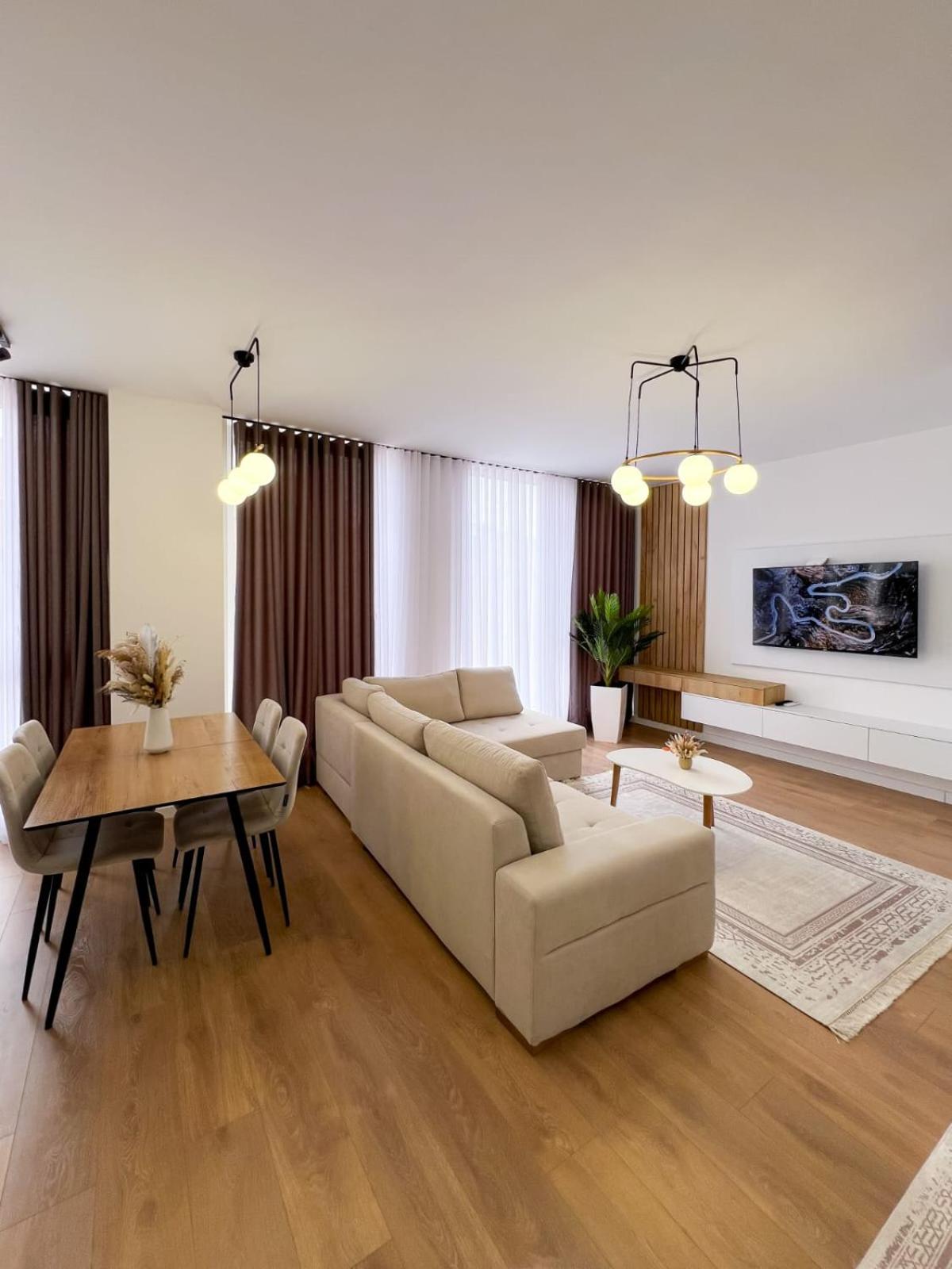 Boulevard Apartment