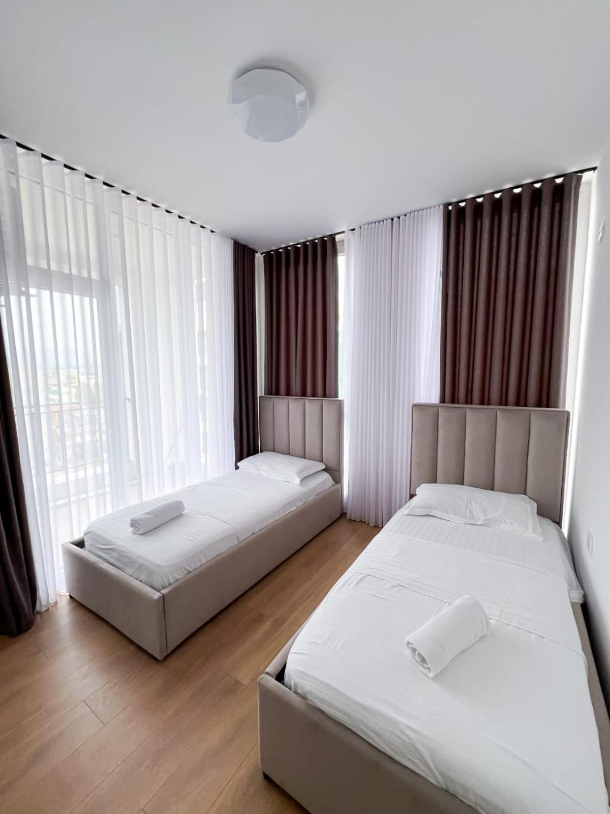 Boulevard Apartment
