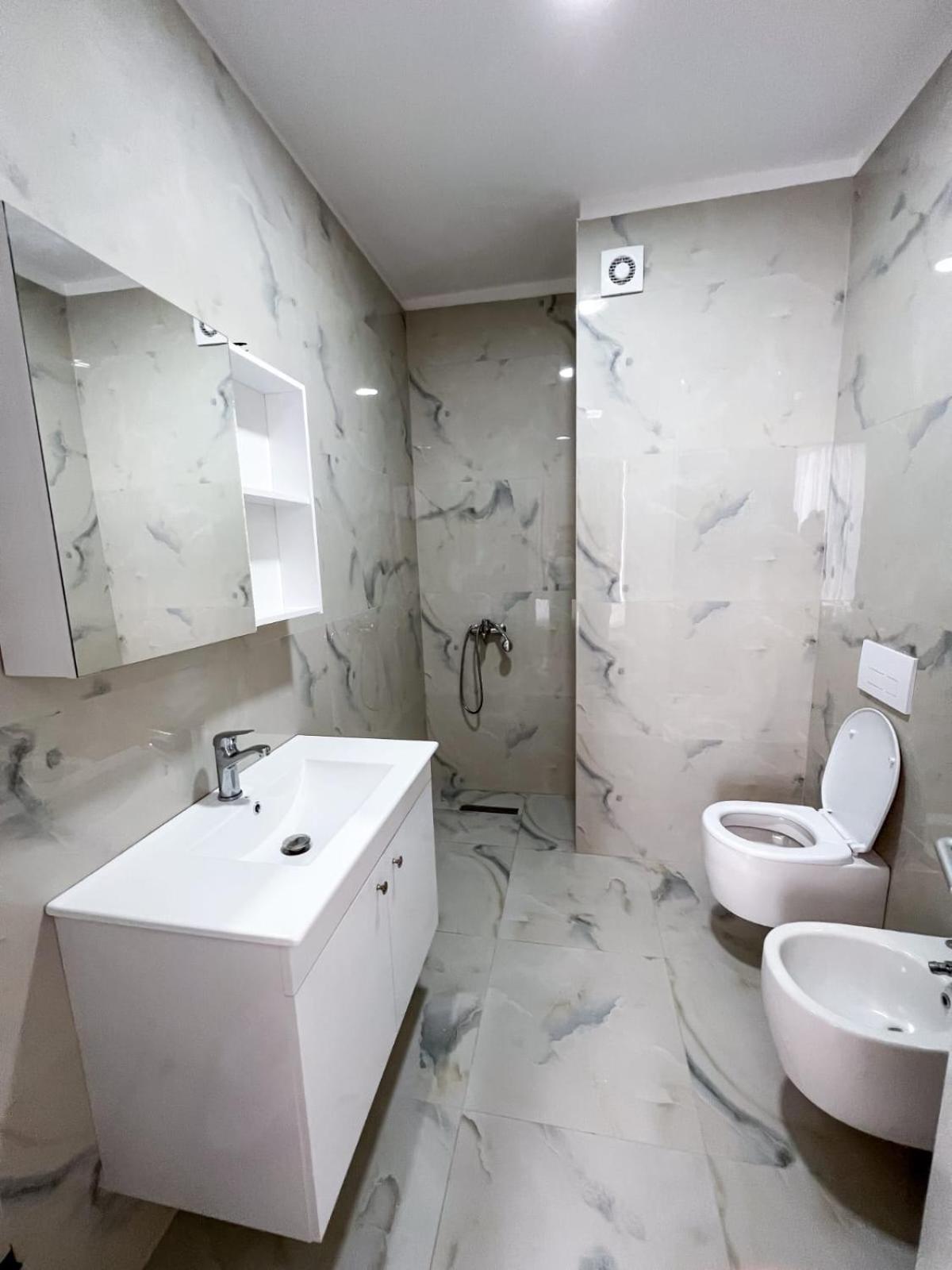 Boulevard Apartment