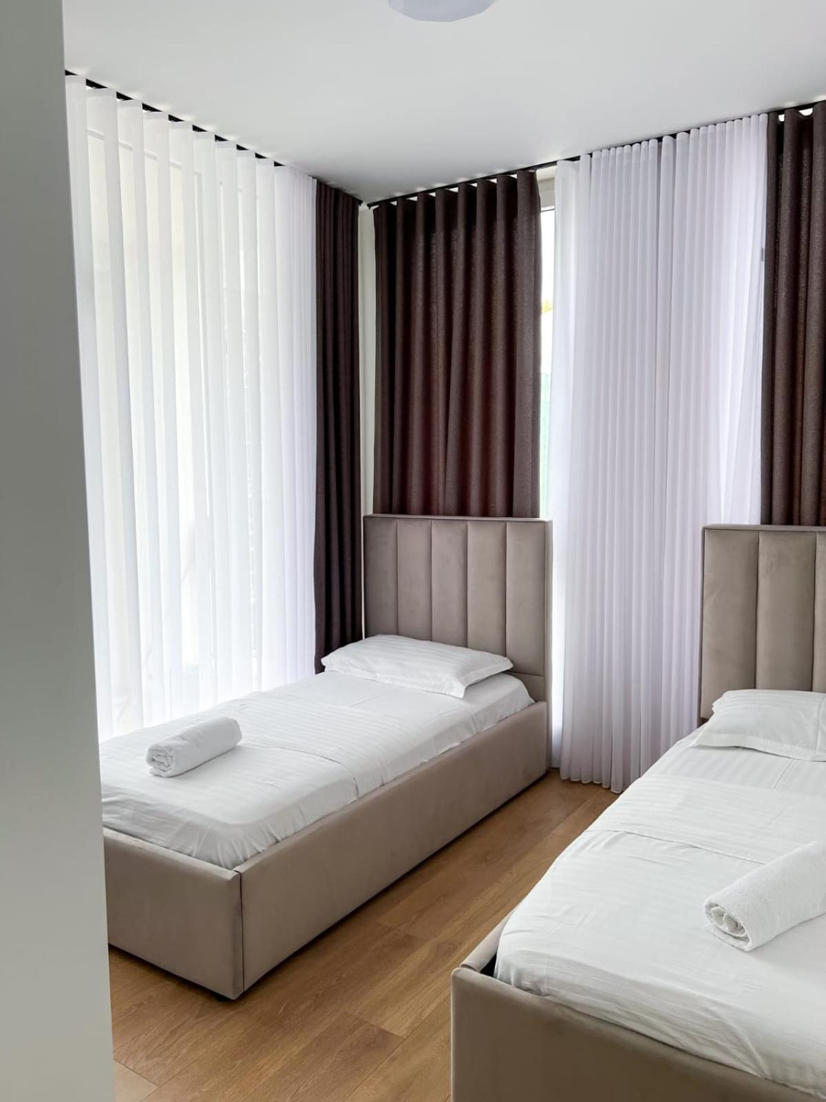 Boulevard Apartment