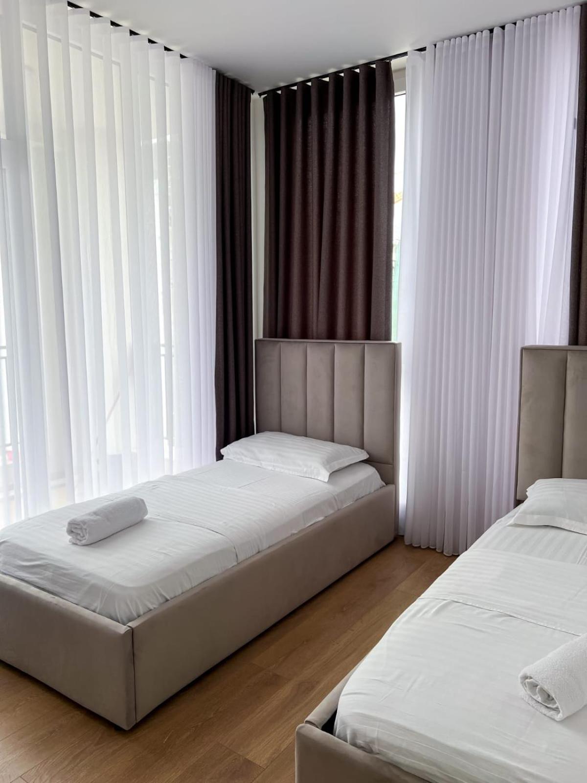 Boulevard Apartment