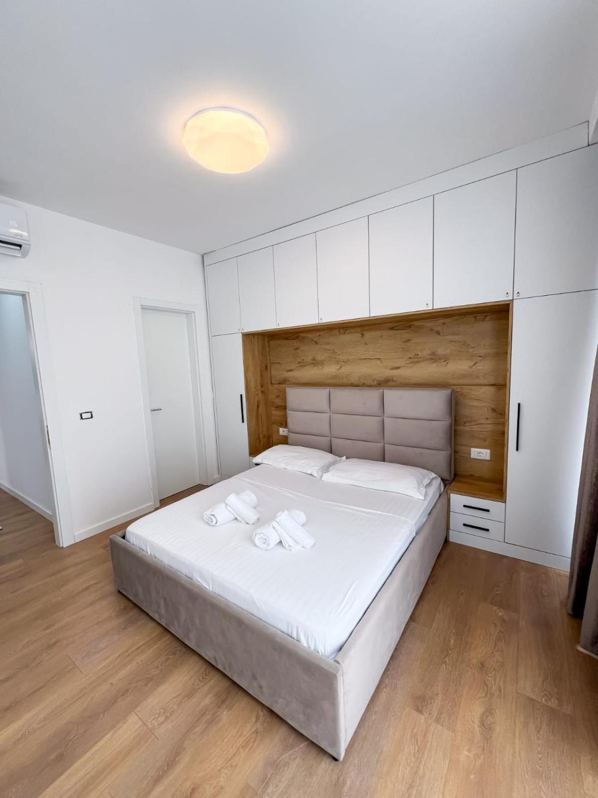 Boulevard Apartment