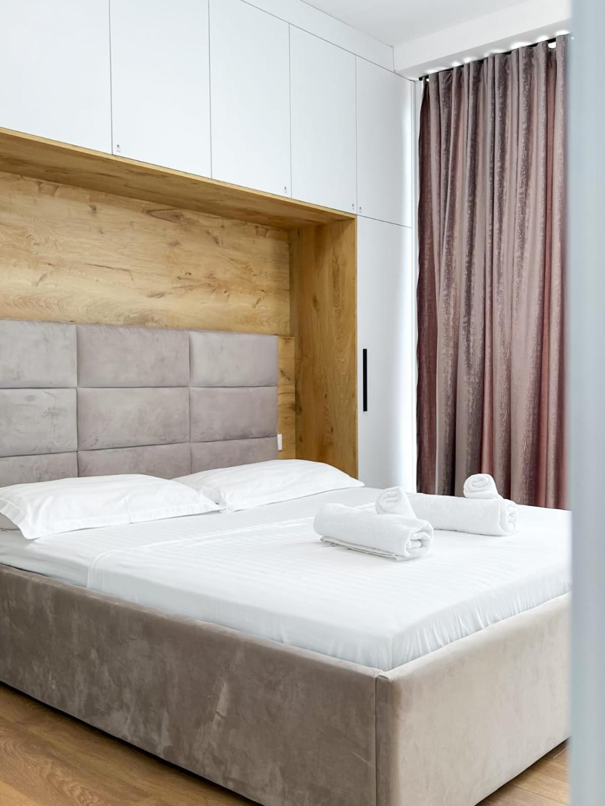 Boulevard Apartment