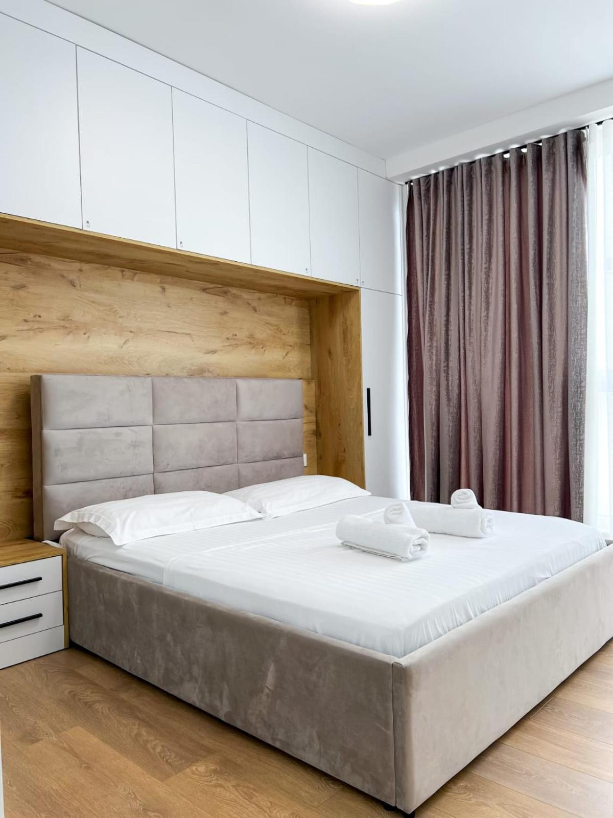 Boulevard Apartment