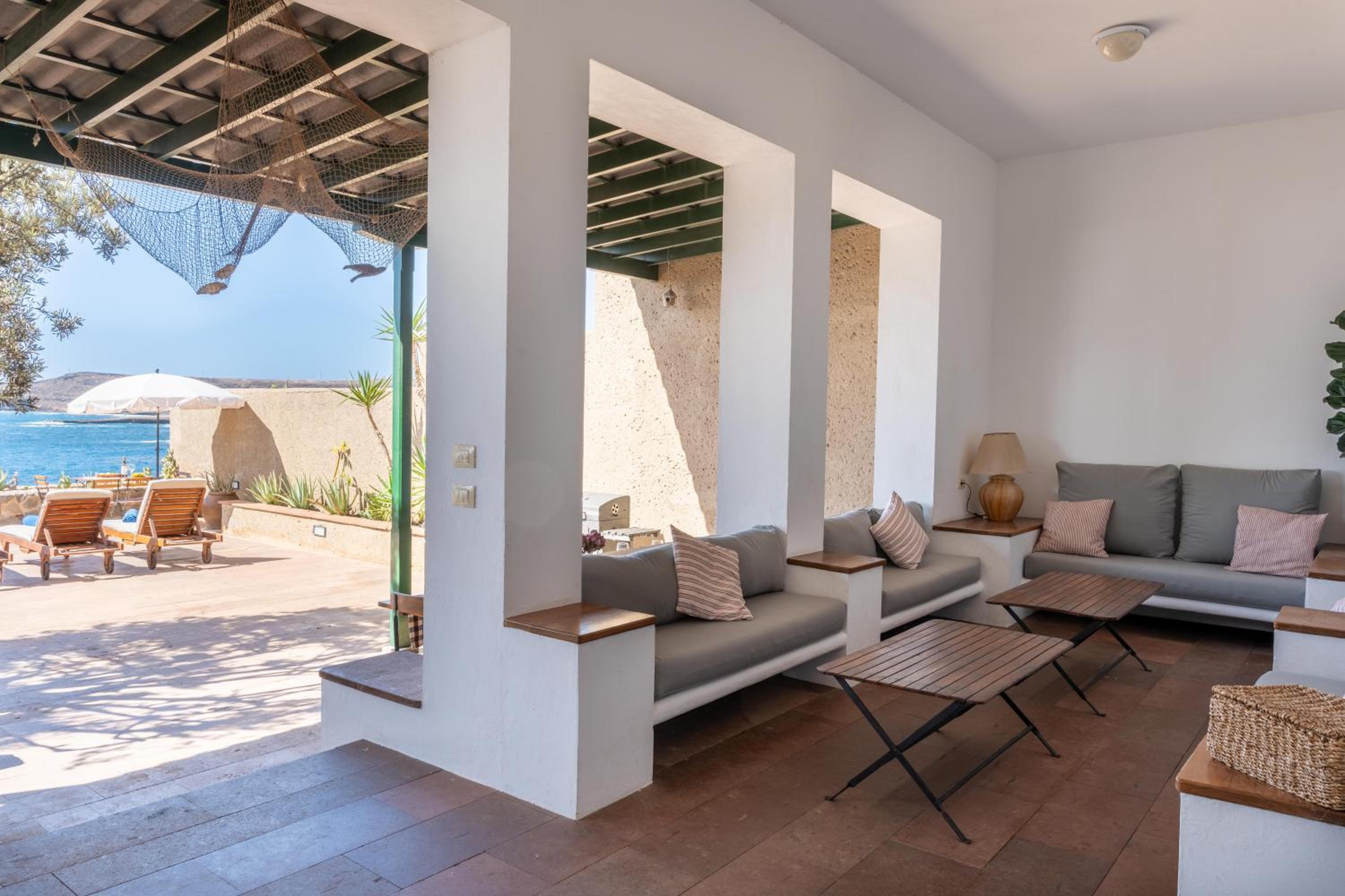 Villa El Olivo - first line with direct access to the beach view 2