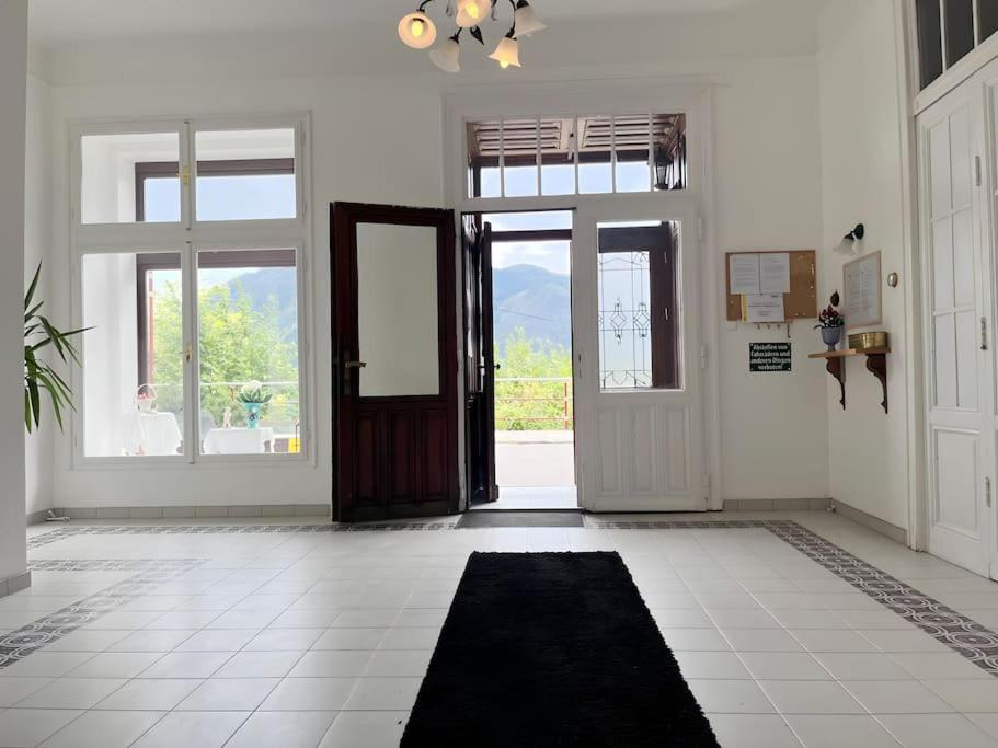 Villa AlexanderCharmante Wohnung mit Bergblick, Villa Alexander