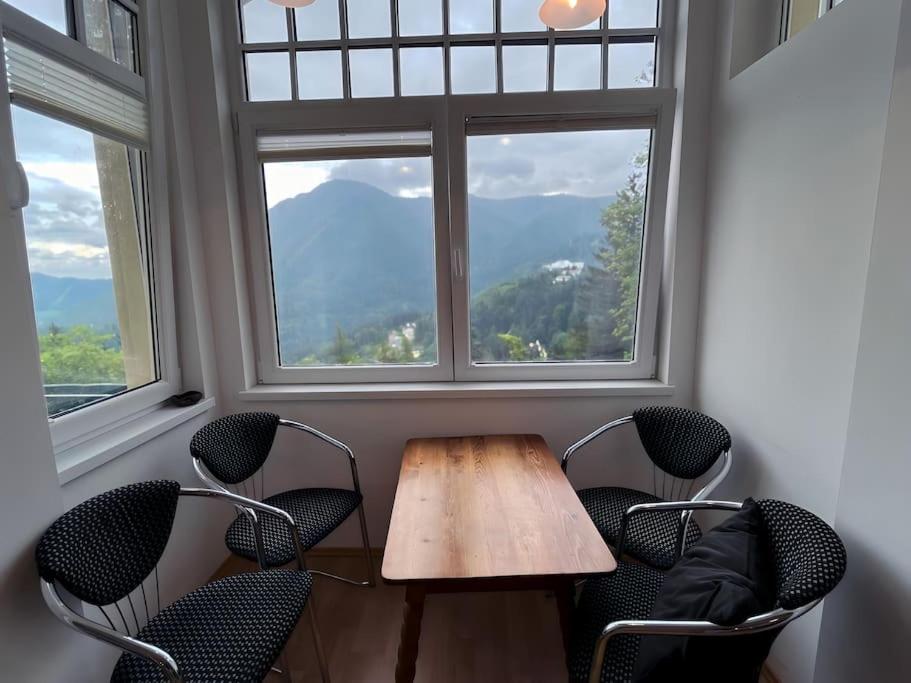 Villa AlexanderCharmante Wohnung mit Bergblick, Villa Alexander