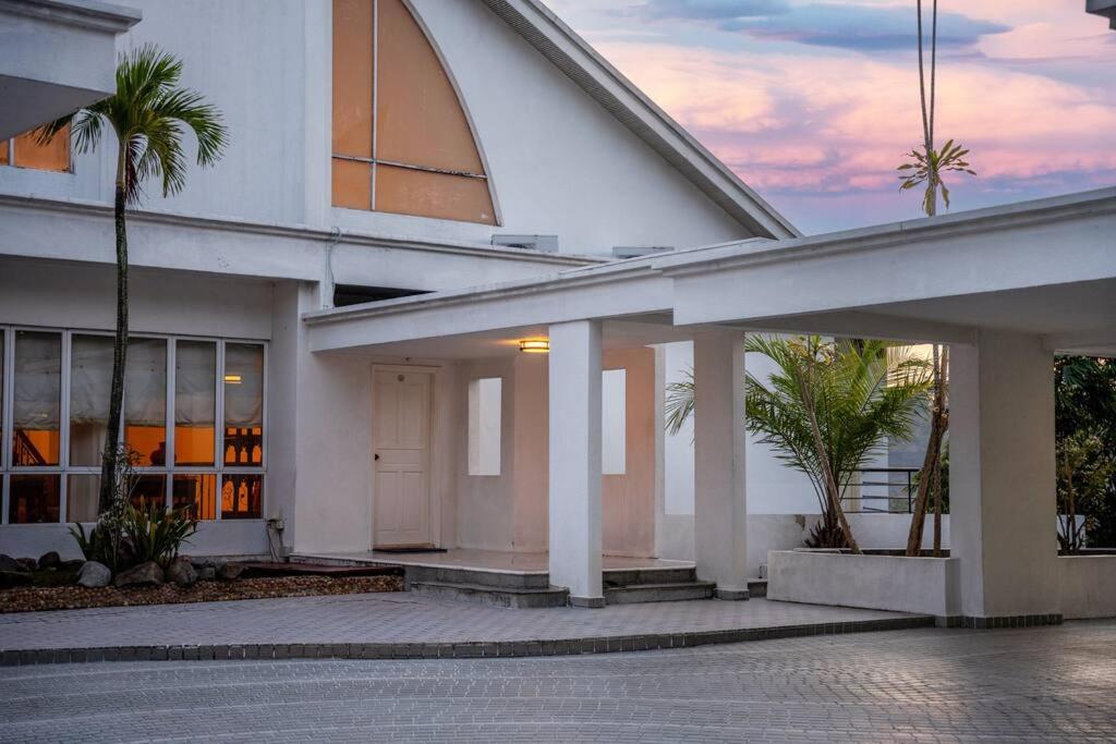 The Grand Villa