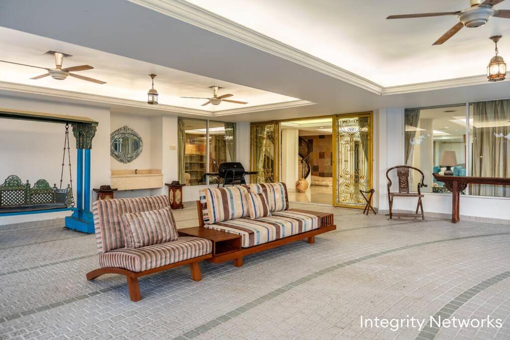 The Grand Villa