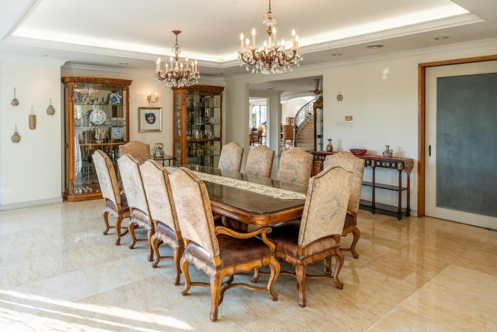 The Grand Villa