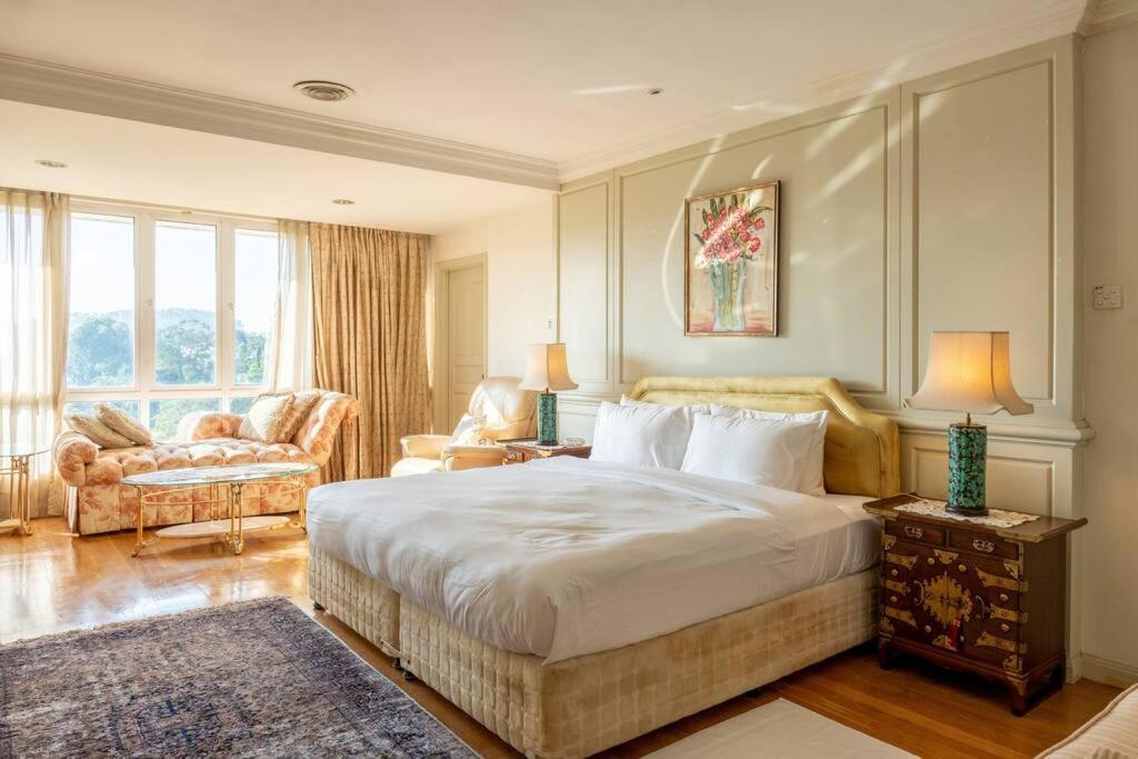 The Grand Villa