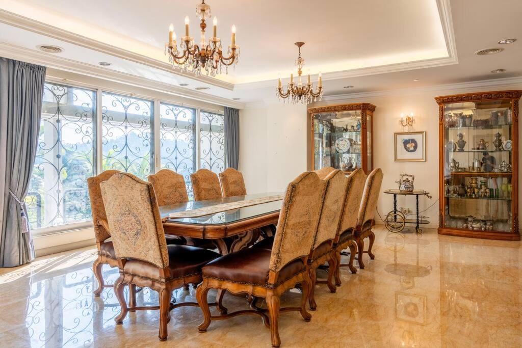 The Grand Villa