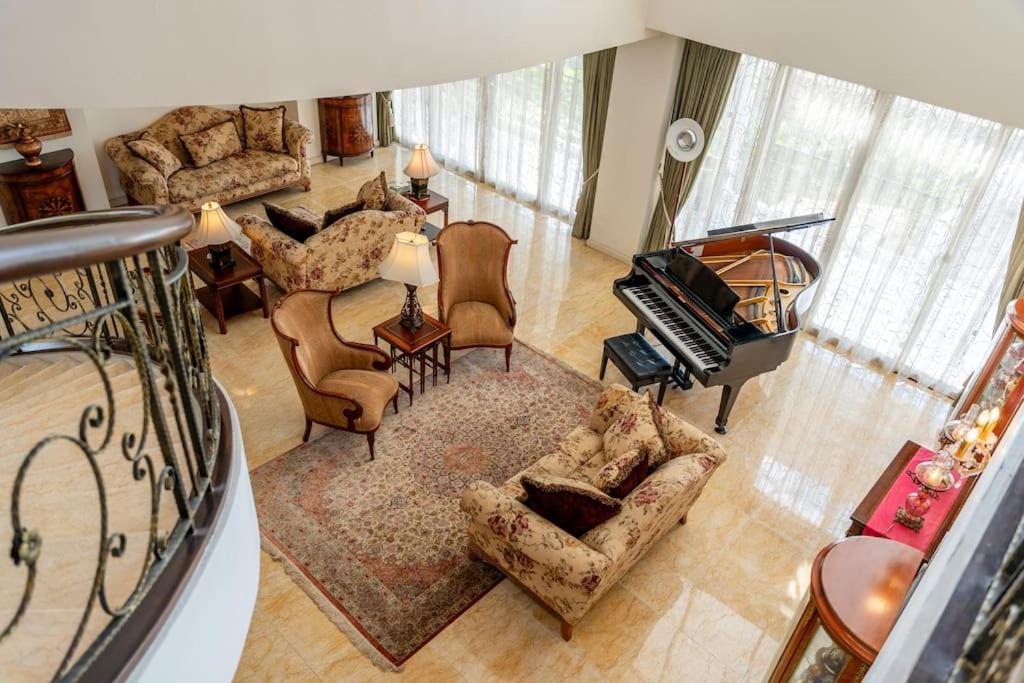 The Grand Villa