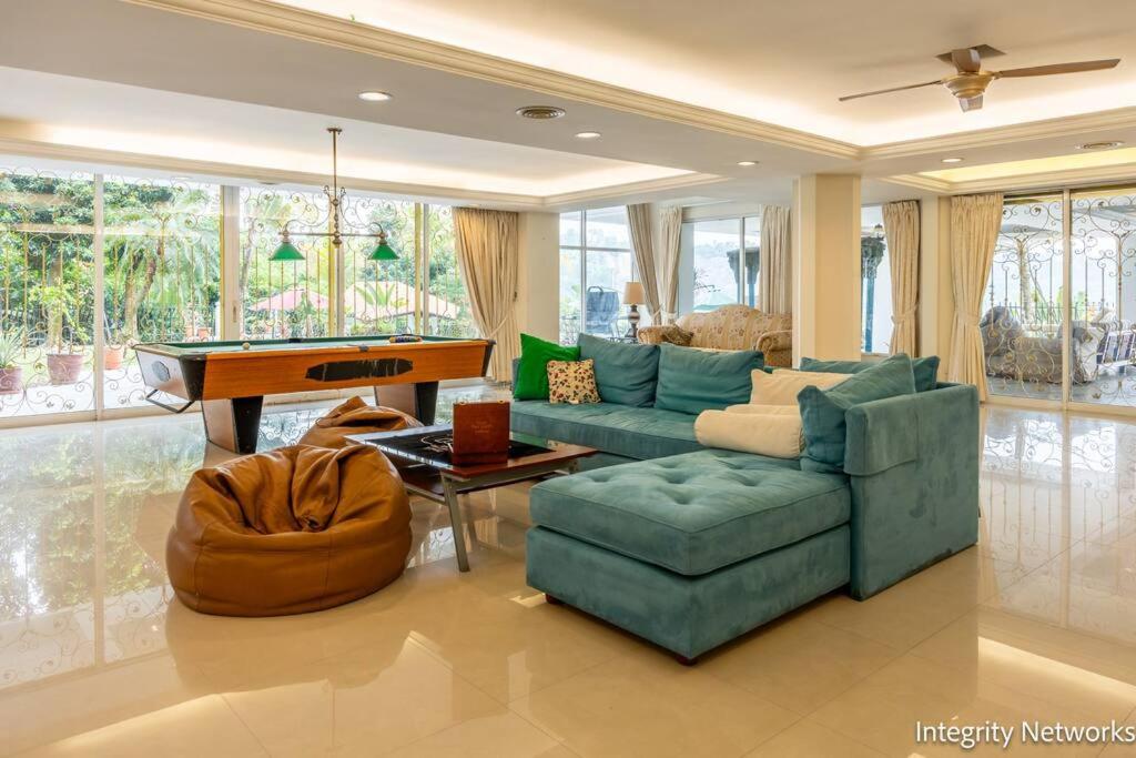 The Grand Villa