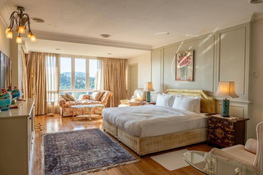 The Grand Villa
